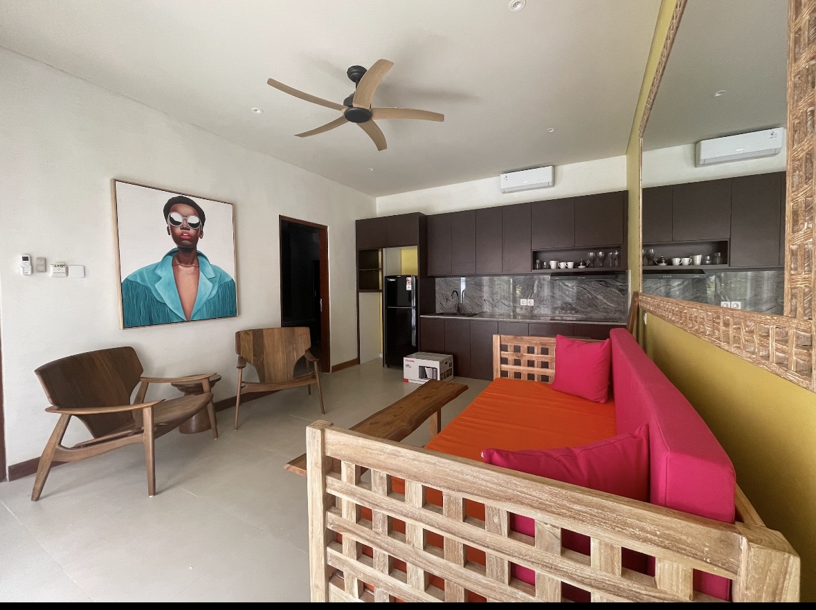 'Bali Ananda' - sala de estar - linda espreguiçadeira e duas cadeiras preguiçosas de grandes dimensõ ...