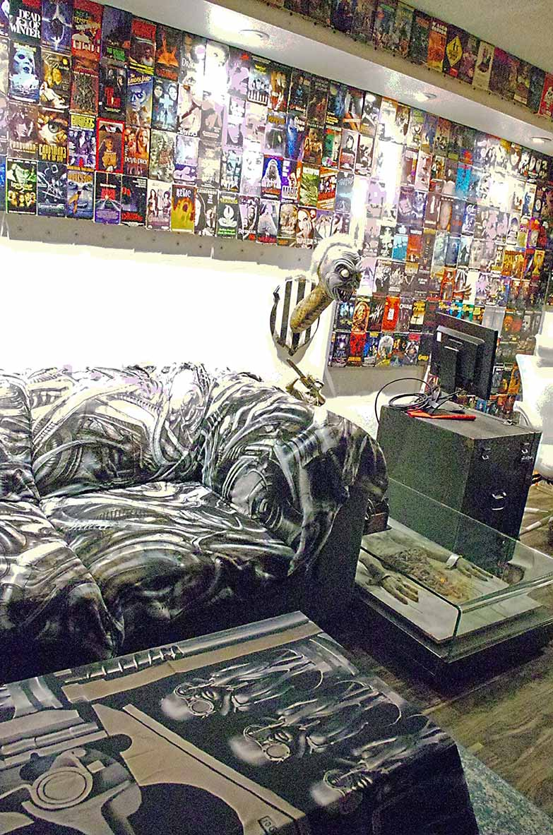 Wereld's enige Live-In videotheek · 1200+ VHS-banden