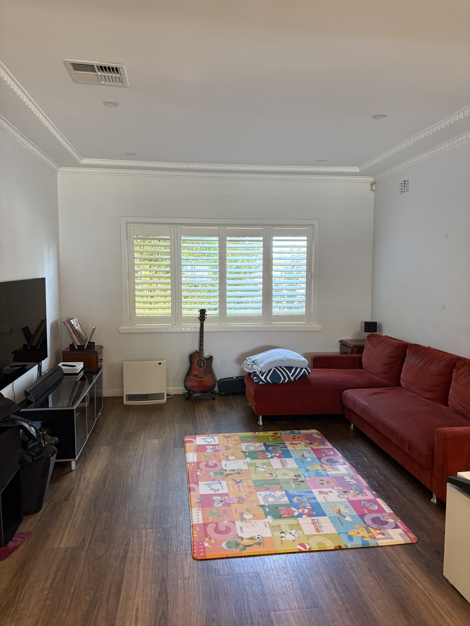 Large 3 bedroom home close to transport links to airport and city.