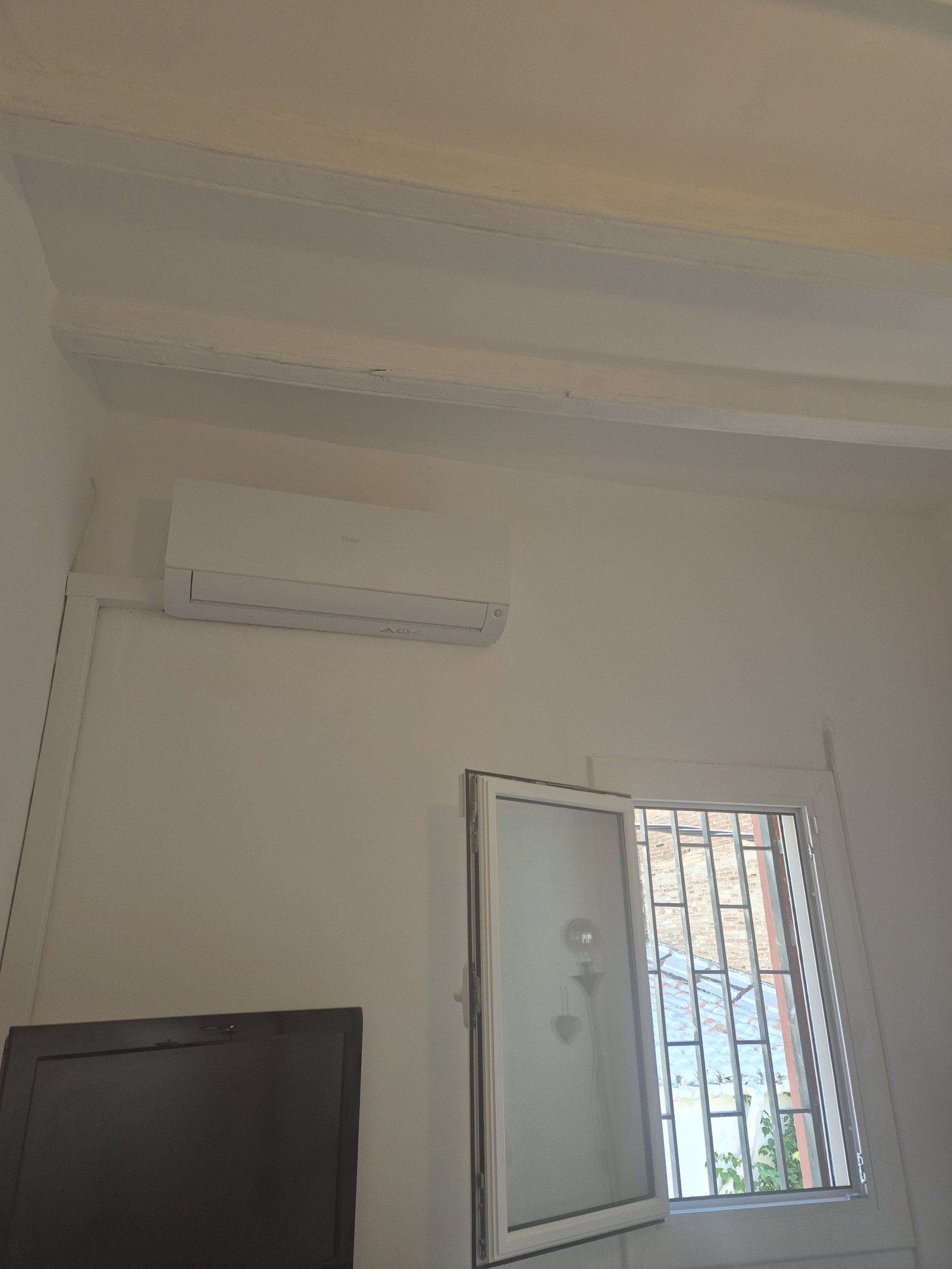 Unidade de ar condicionado no quarto 1 (cama de casal)