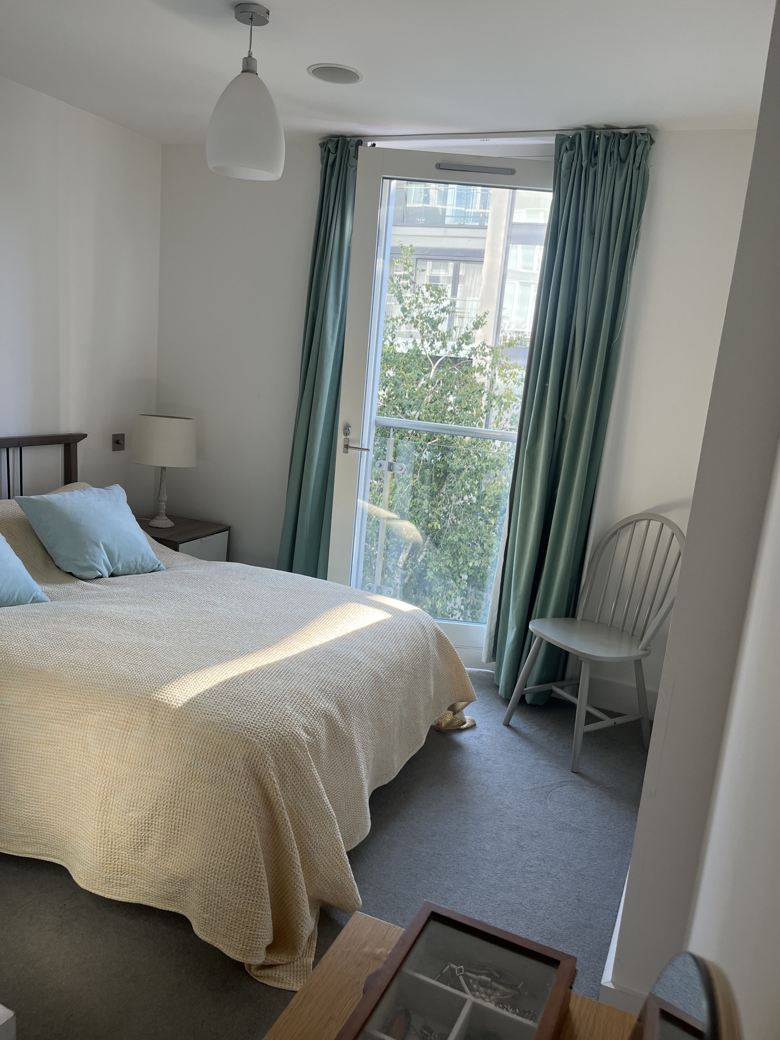 Dormitorio con baño privado