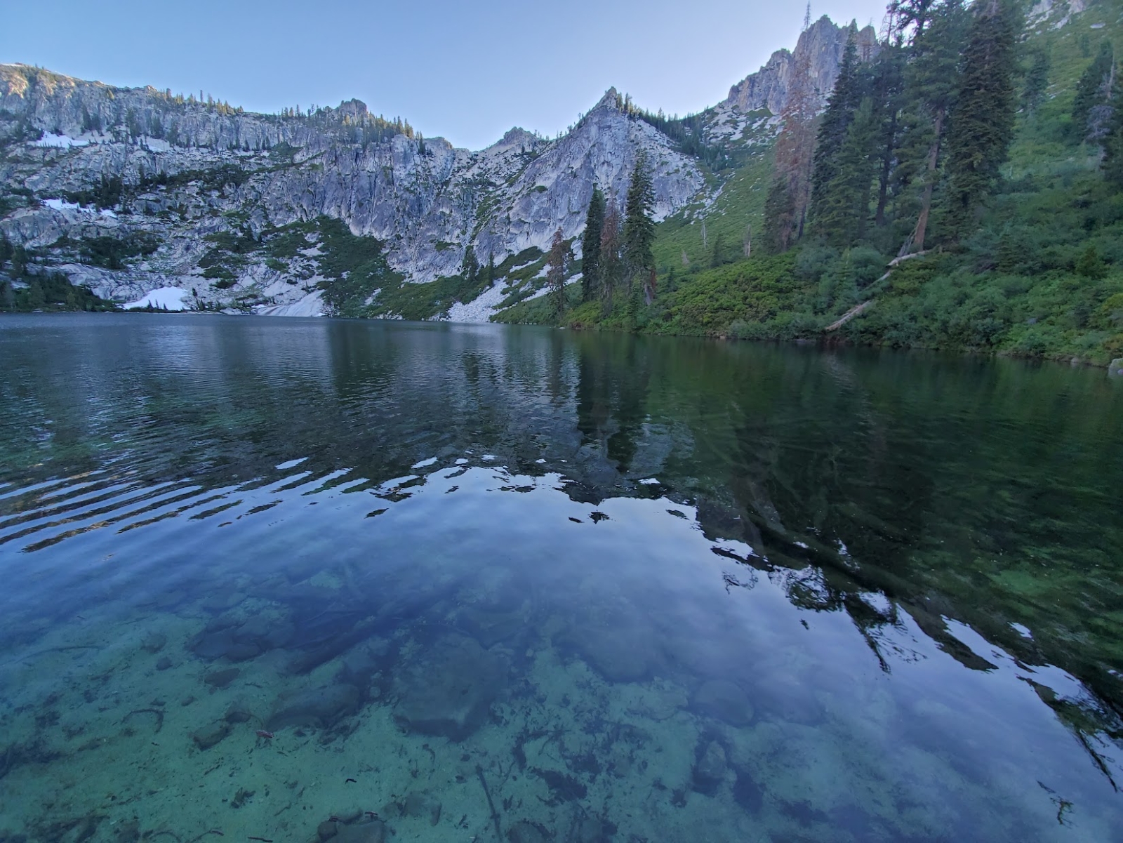 Uno dei tanti laghi di montagna