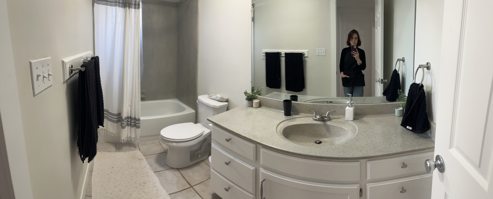 Bathroom connected to the play room. Full bath.