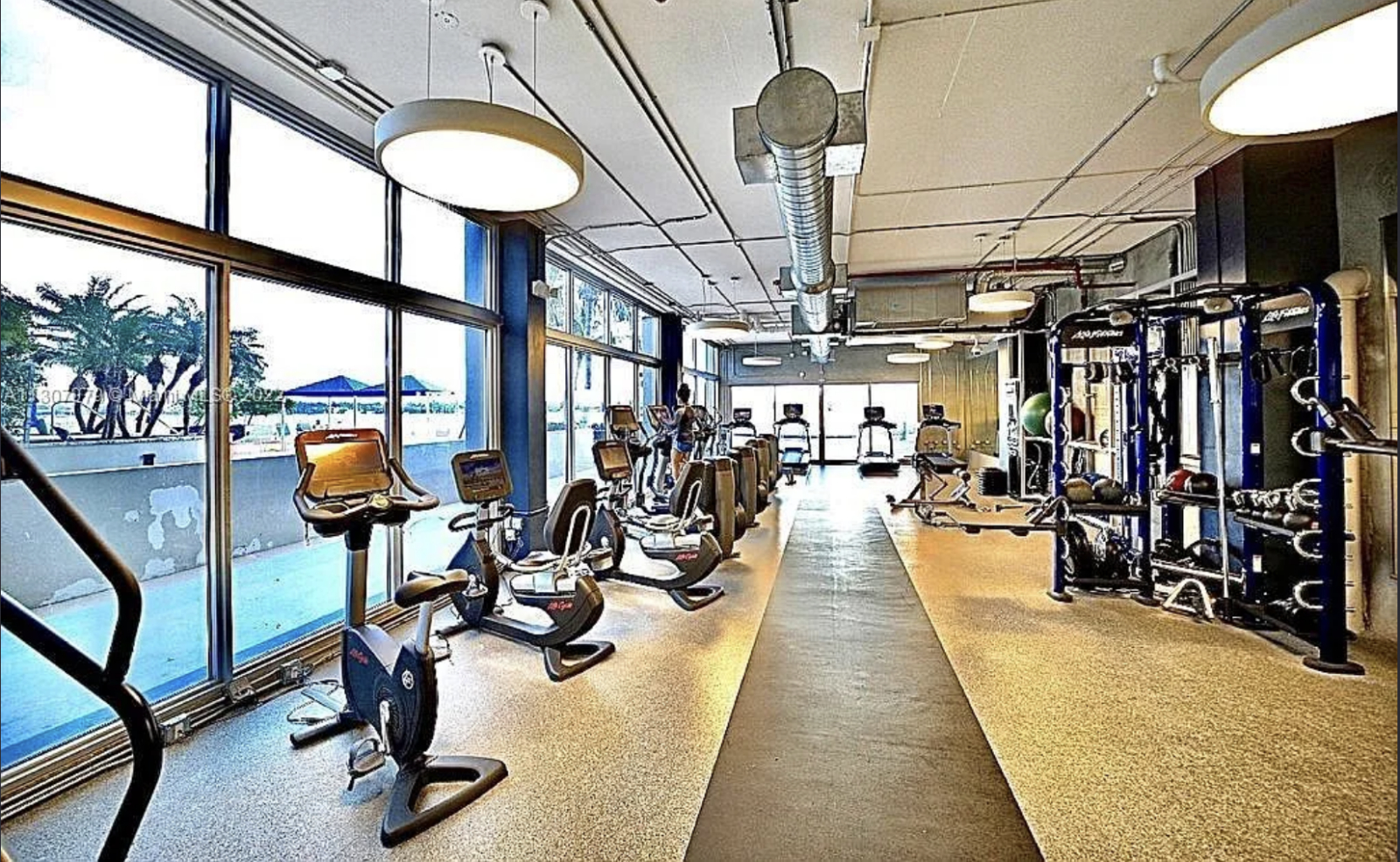 Studio nella zona più tranquilla di South Beach con vista sul tramonto su Miami e una piscina, vasca idromassaggio, palestra, ecc.
