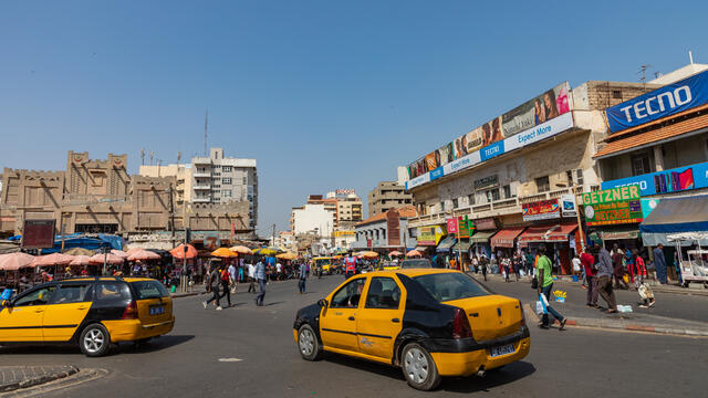 Sunny Penthouse mit großer privater Dachterrasse in Dakar, Senegal