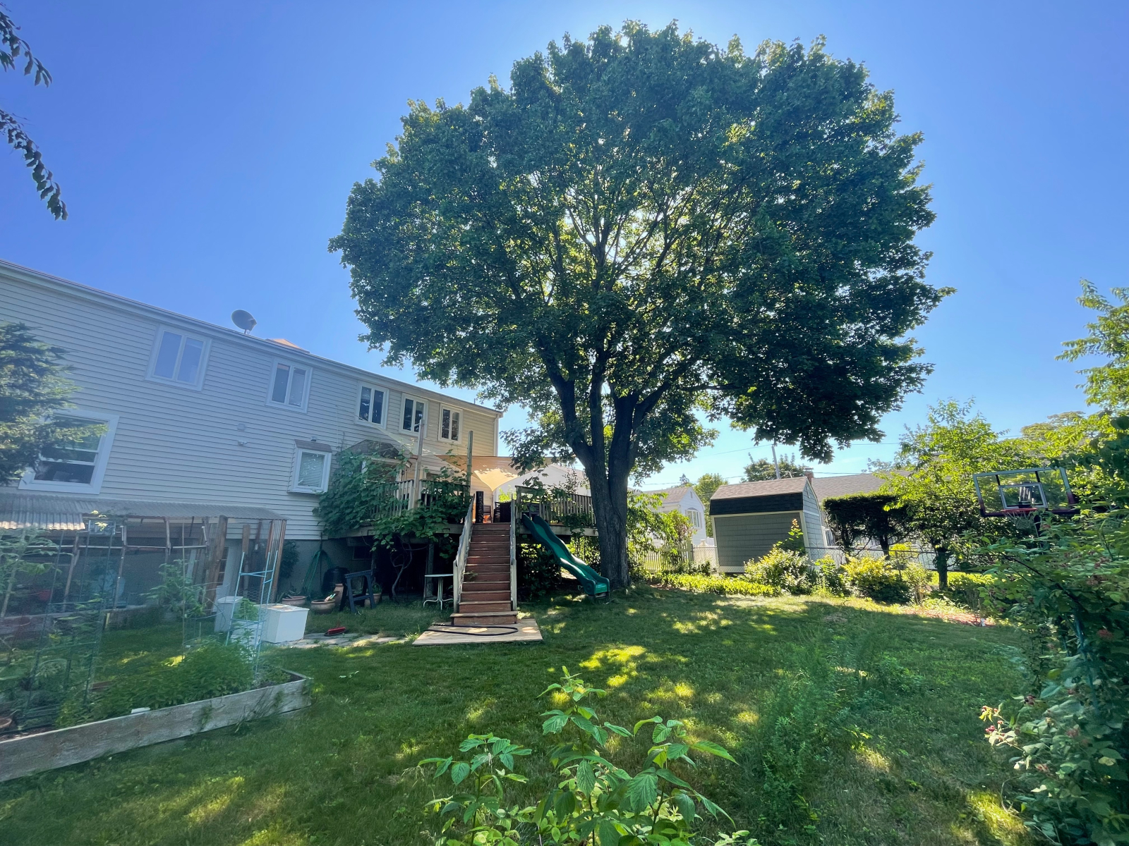 Charmant huis met 4 slaapkamers in Boston en grote tuin nabij City & Nature