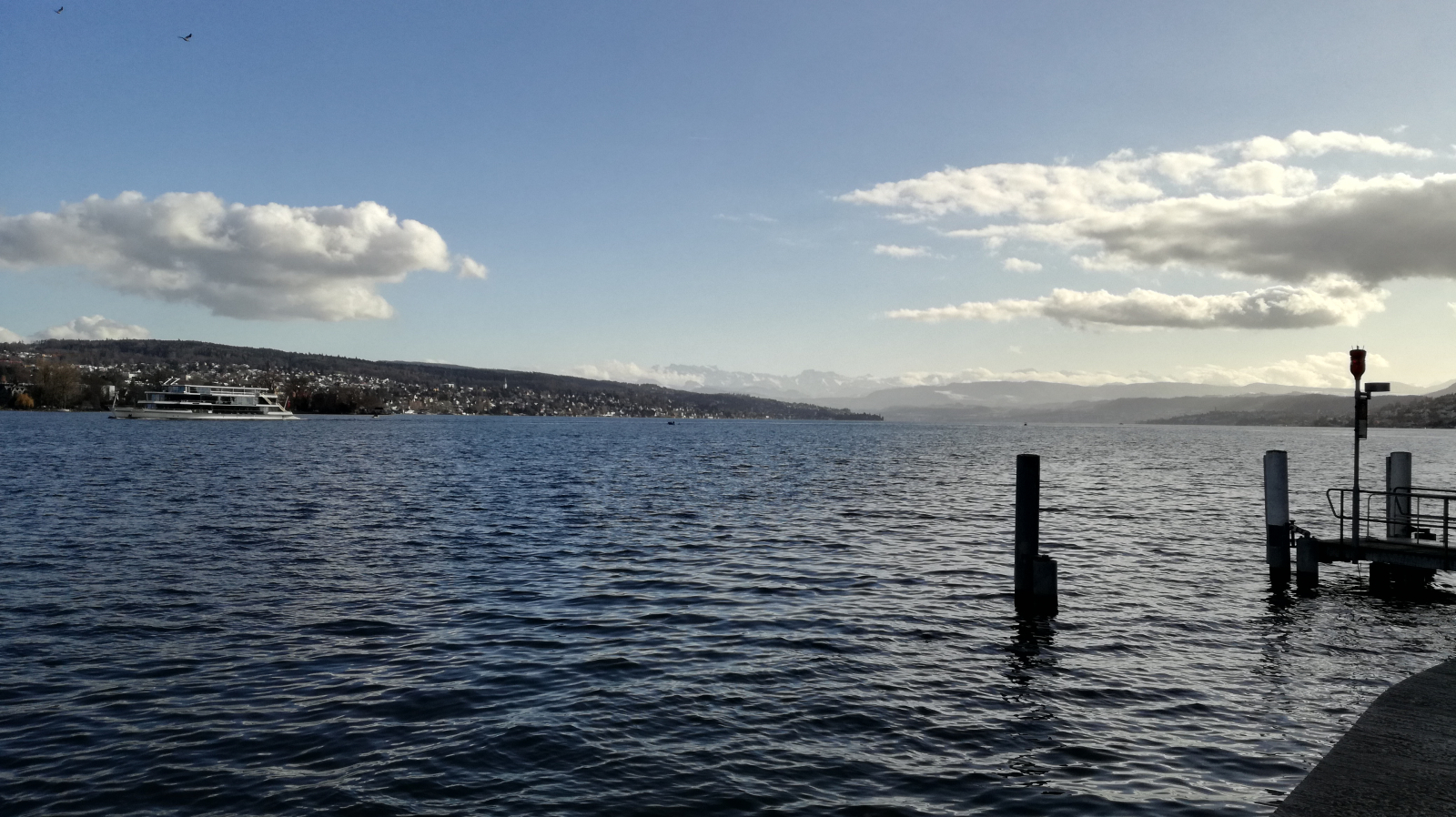 Lake Zurich, 10 min by bus or 30 min strolling