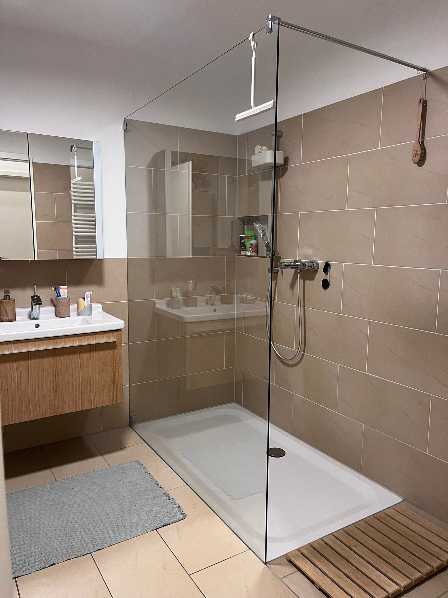 Double douche dans la salle de bain