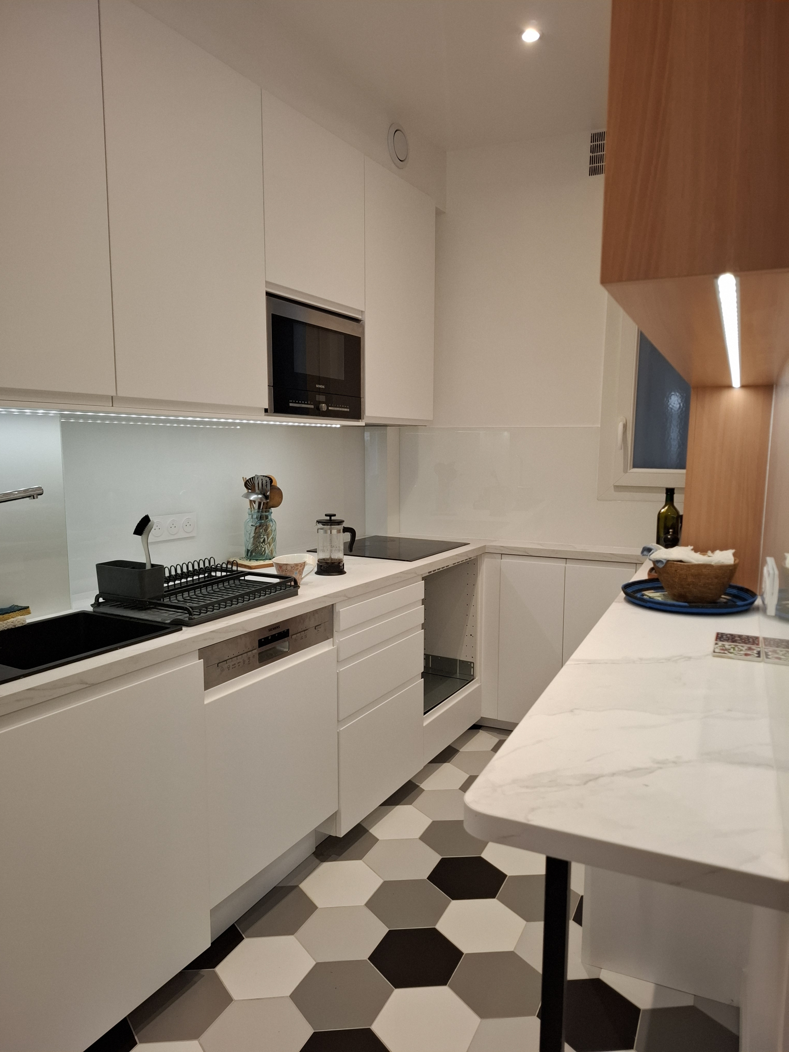 Cucina completamente attrezzata, recentemente ristrutturata.