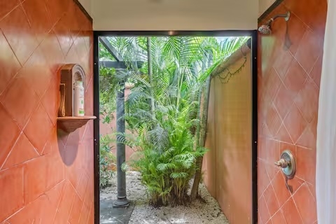 Villa méditerranéenne avec piscine privée à quelques pas de la plage