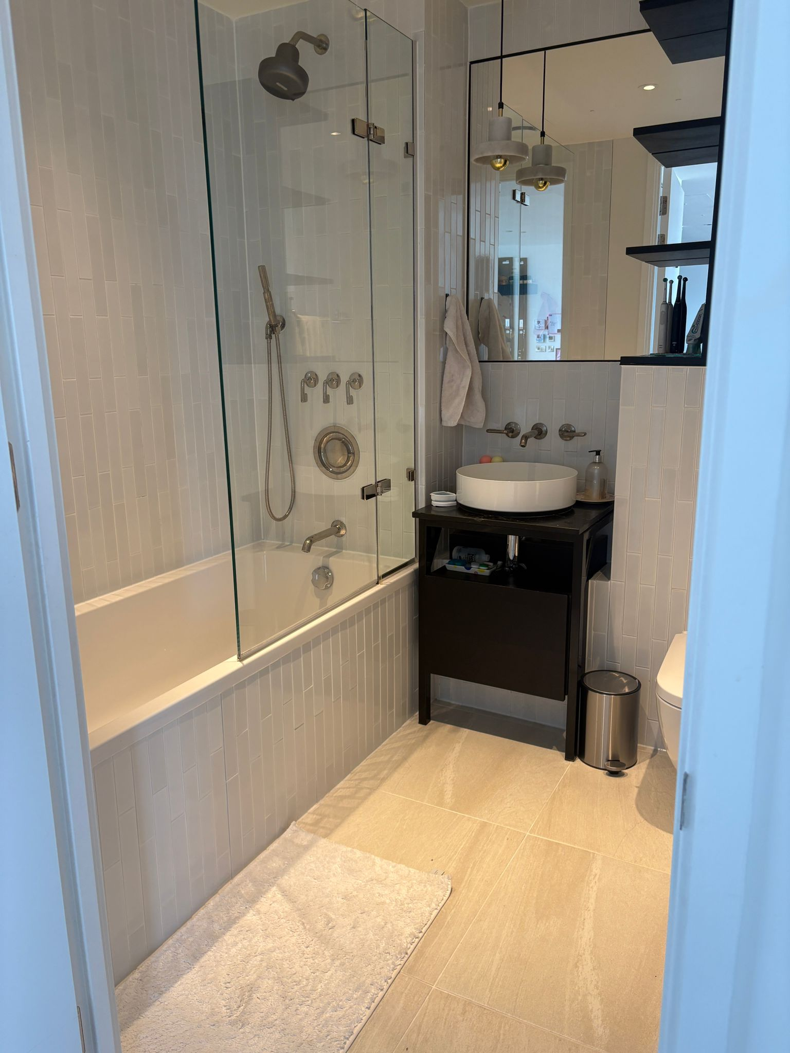 Modern One-Bedroom Flat in Lovely Neighborhood