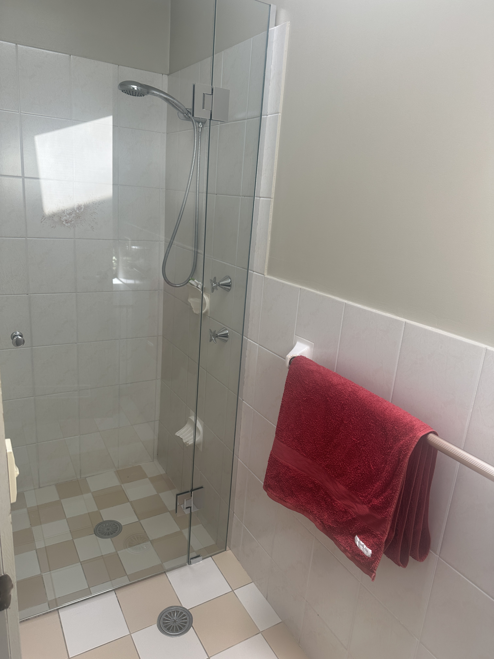 Baño 2 con lavabo (inodoro separado)
