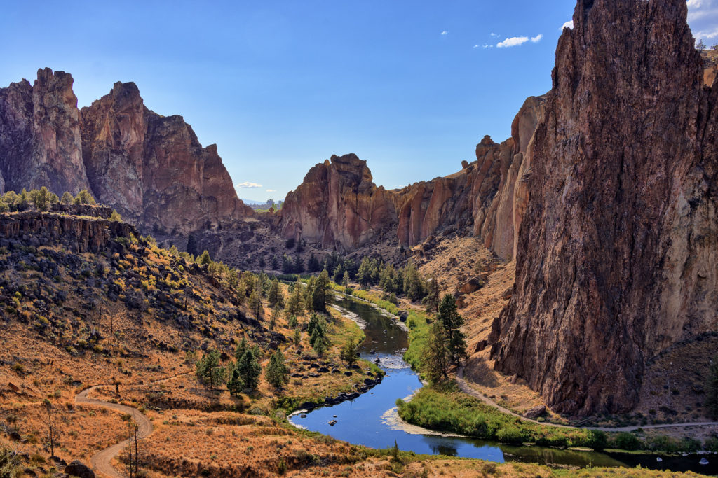Smith Rock State Park (45 min rijden) staat internationaal bekend om het rotsklimmen.
