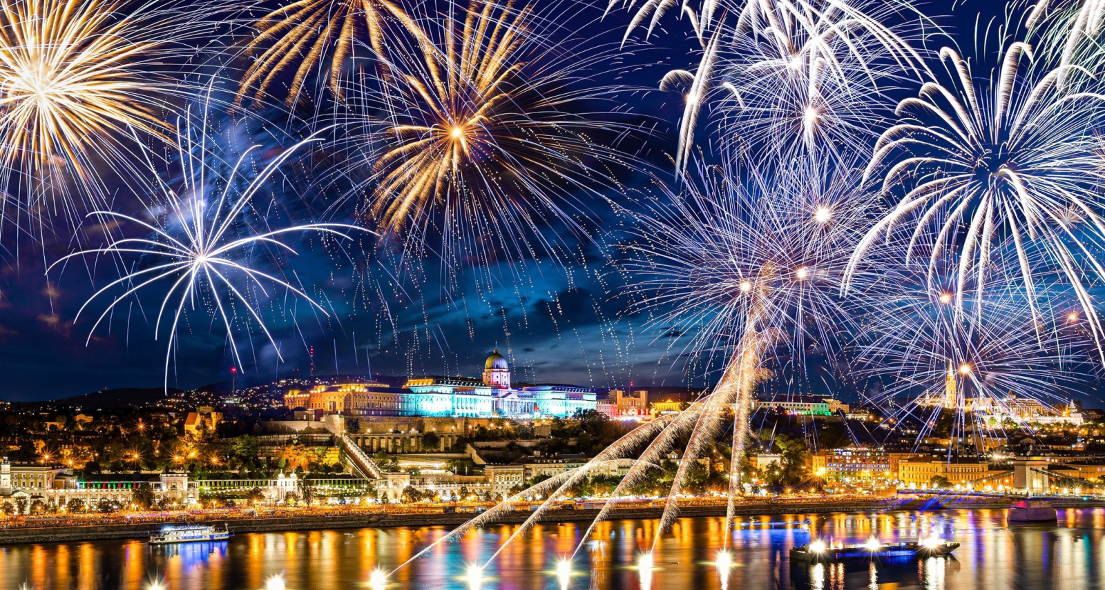 Downtown, Budapest - Centrally located with everything you want in Walking Distance!