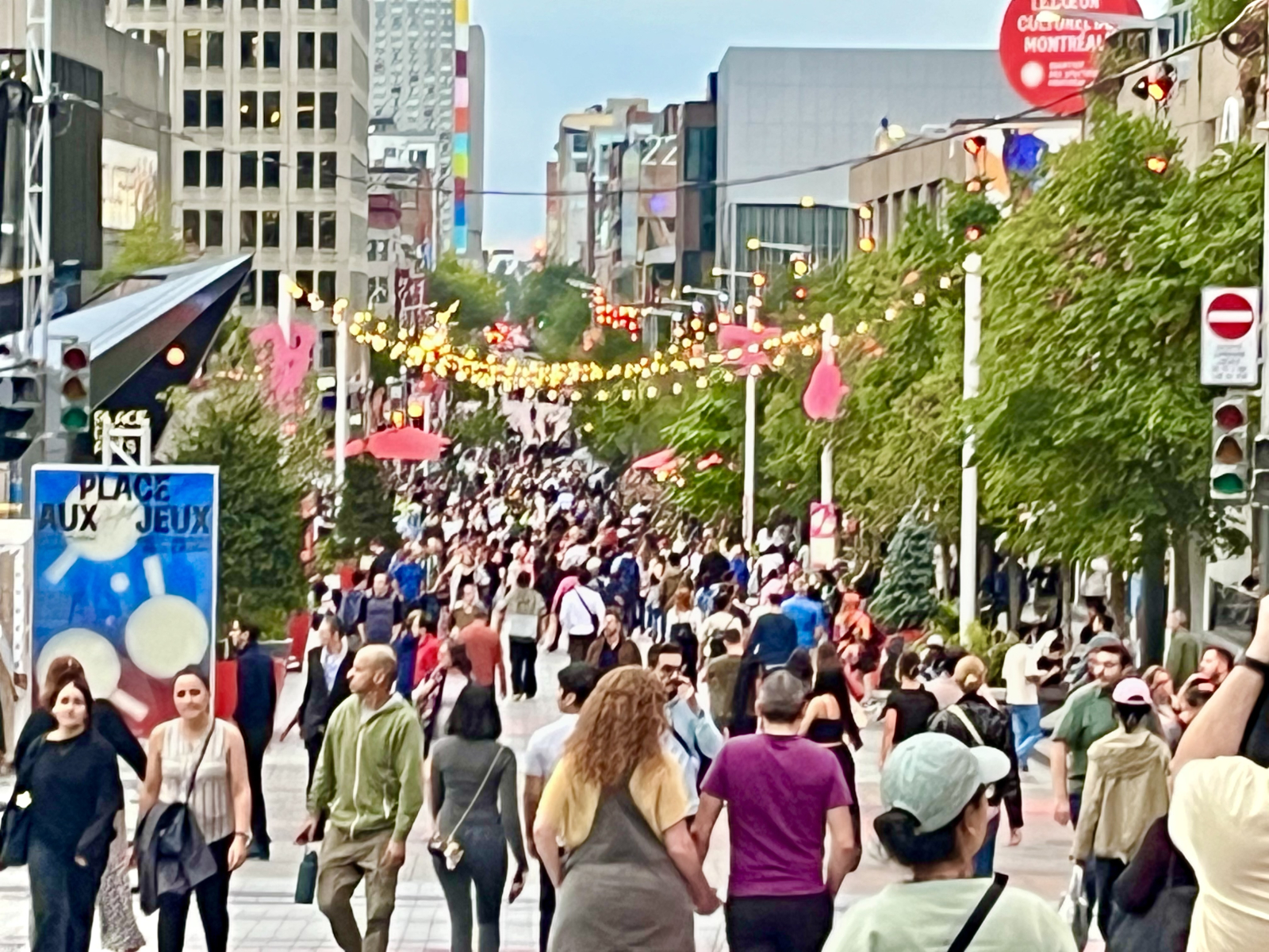 Place des Arts in der Innenstadt von Montreal.