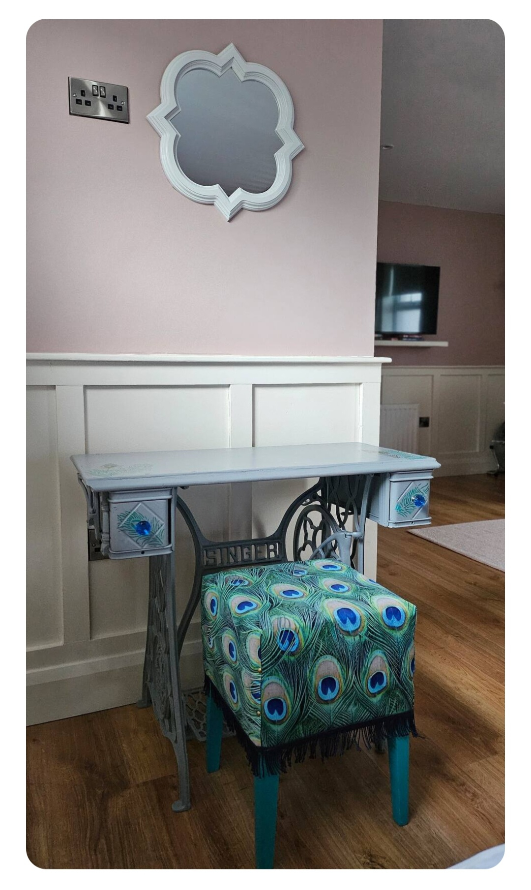 Windswept Hideout Coiffeuse