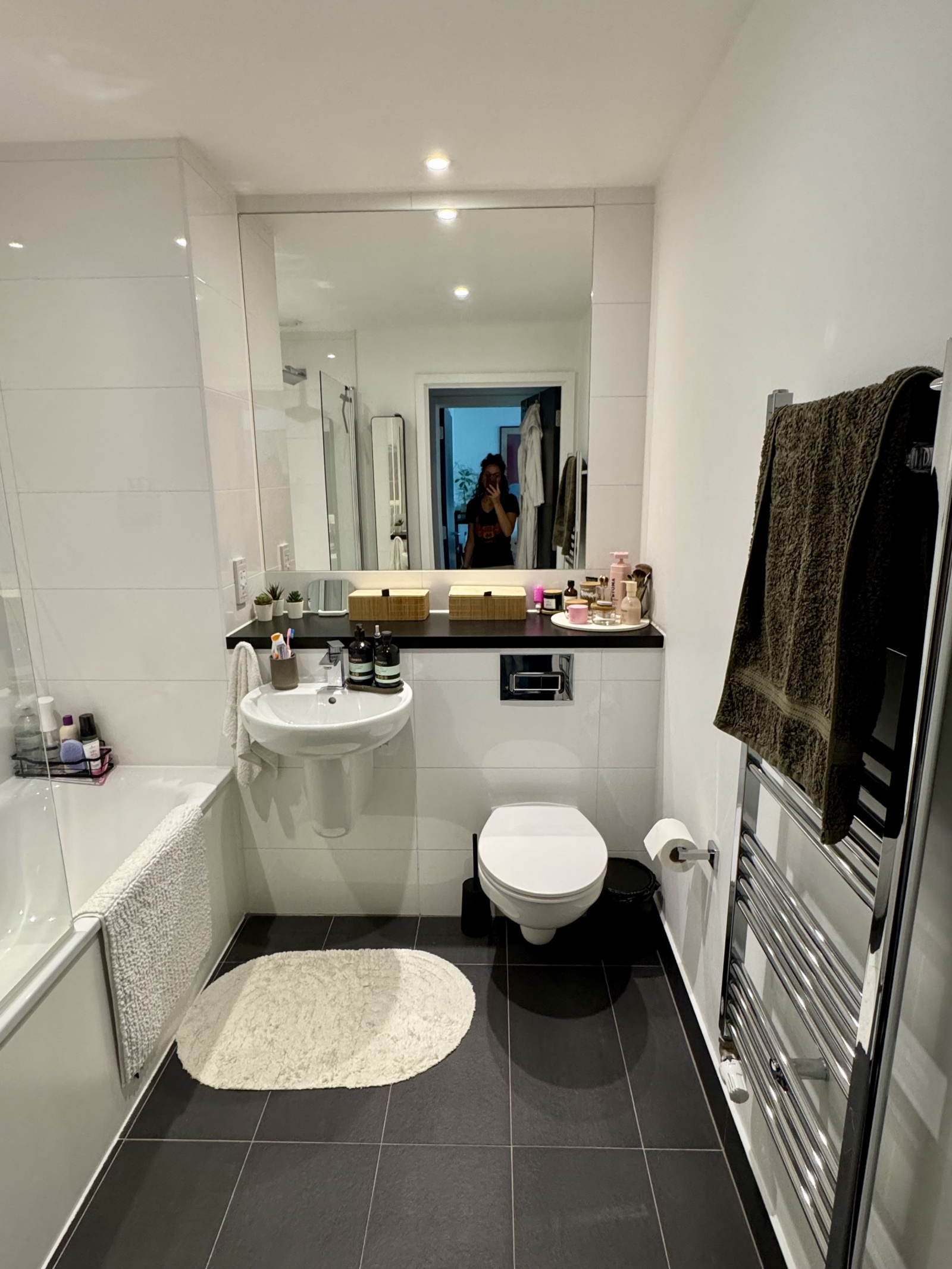 A cool, modern flat with plenty of character - comfortable, welcoming and a great base for exploring.