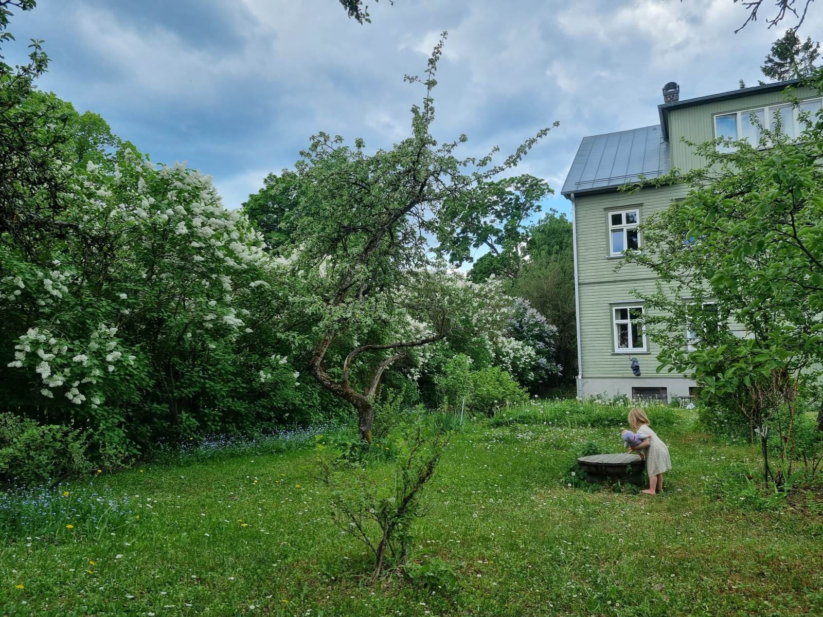 Hinterhof und unser Haus.