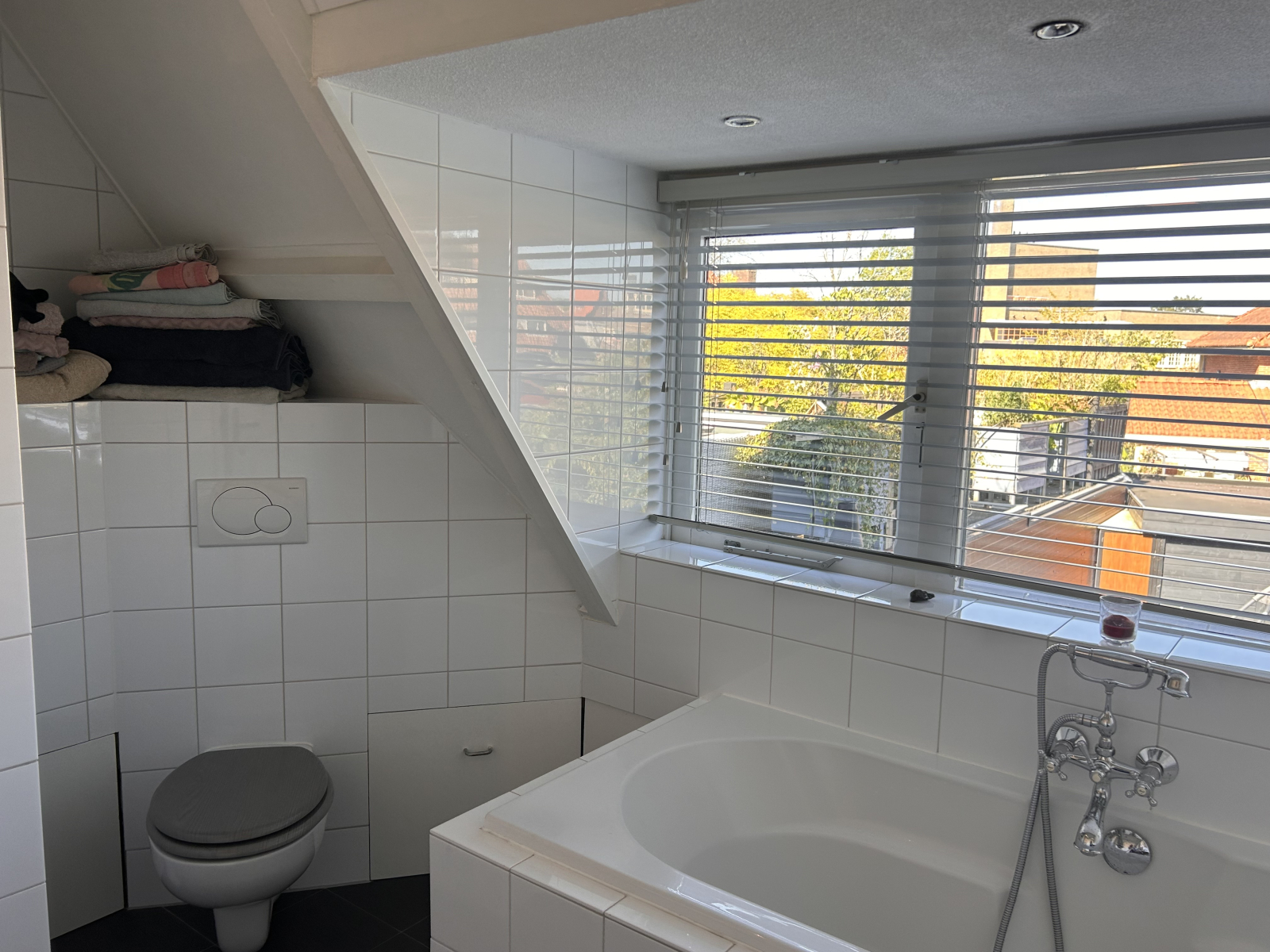 Cosy town house, 10min walking distance from the heather fields and woods.