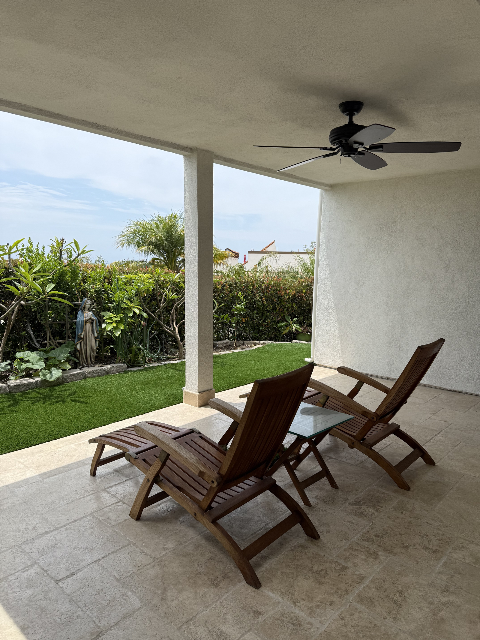 Área do pátio traseiro fora do quarto principal