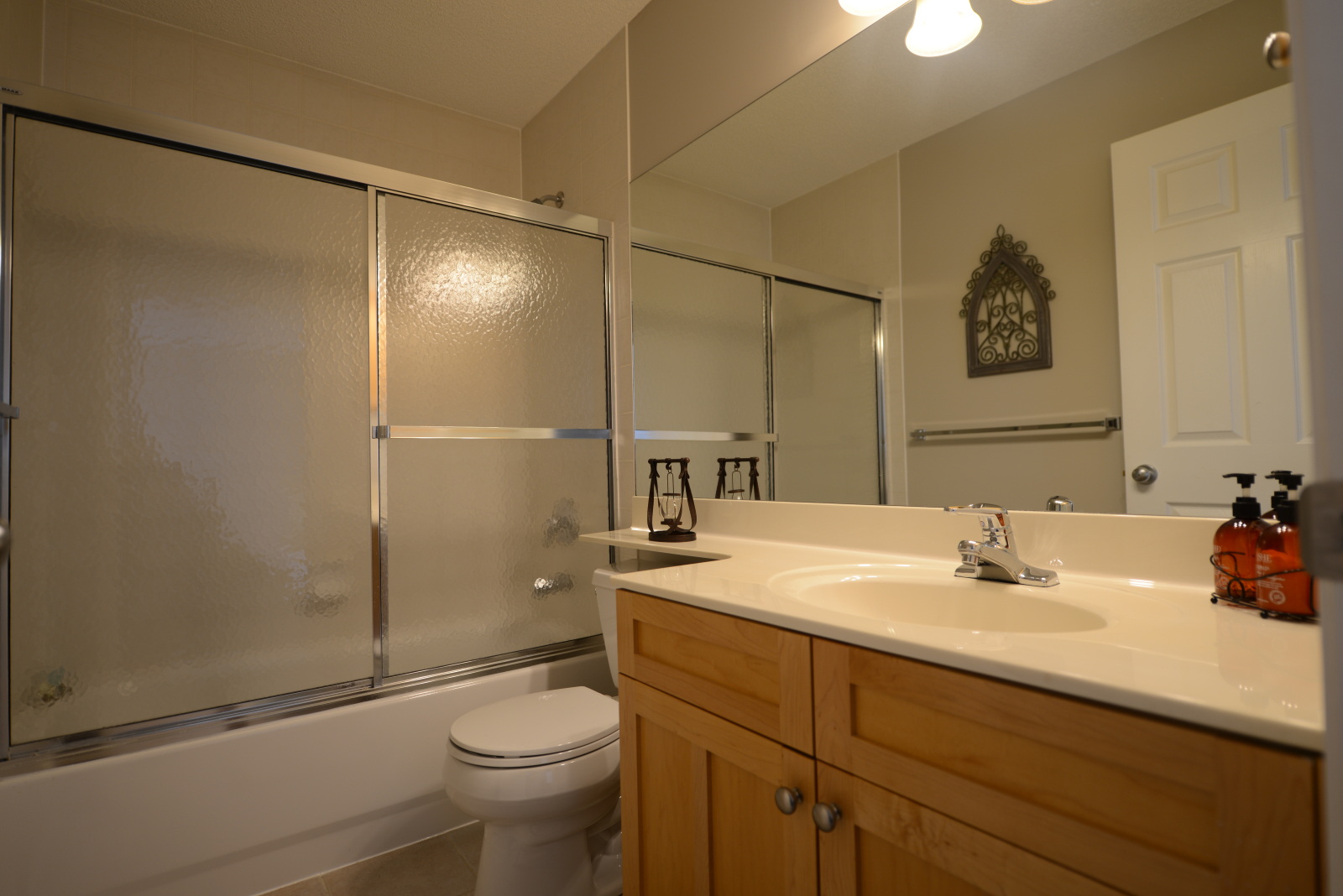Second floor guest bathroom. Tub and shower.