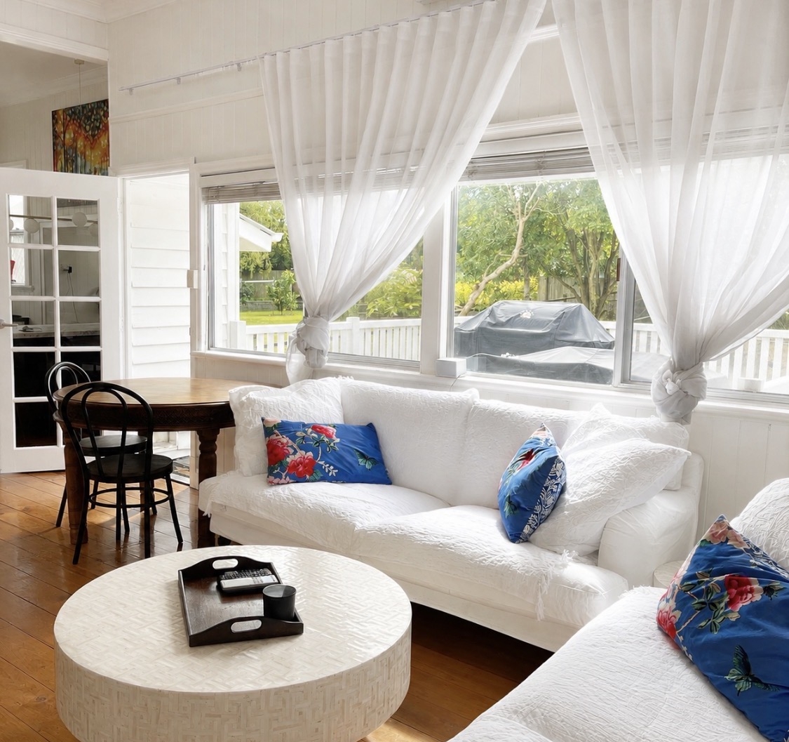 Traditional Queenslander! - renovated family home in Ipswich - 3 min walk to train to Brisbane CBD
