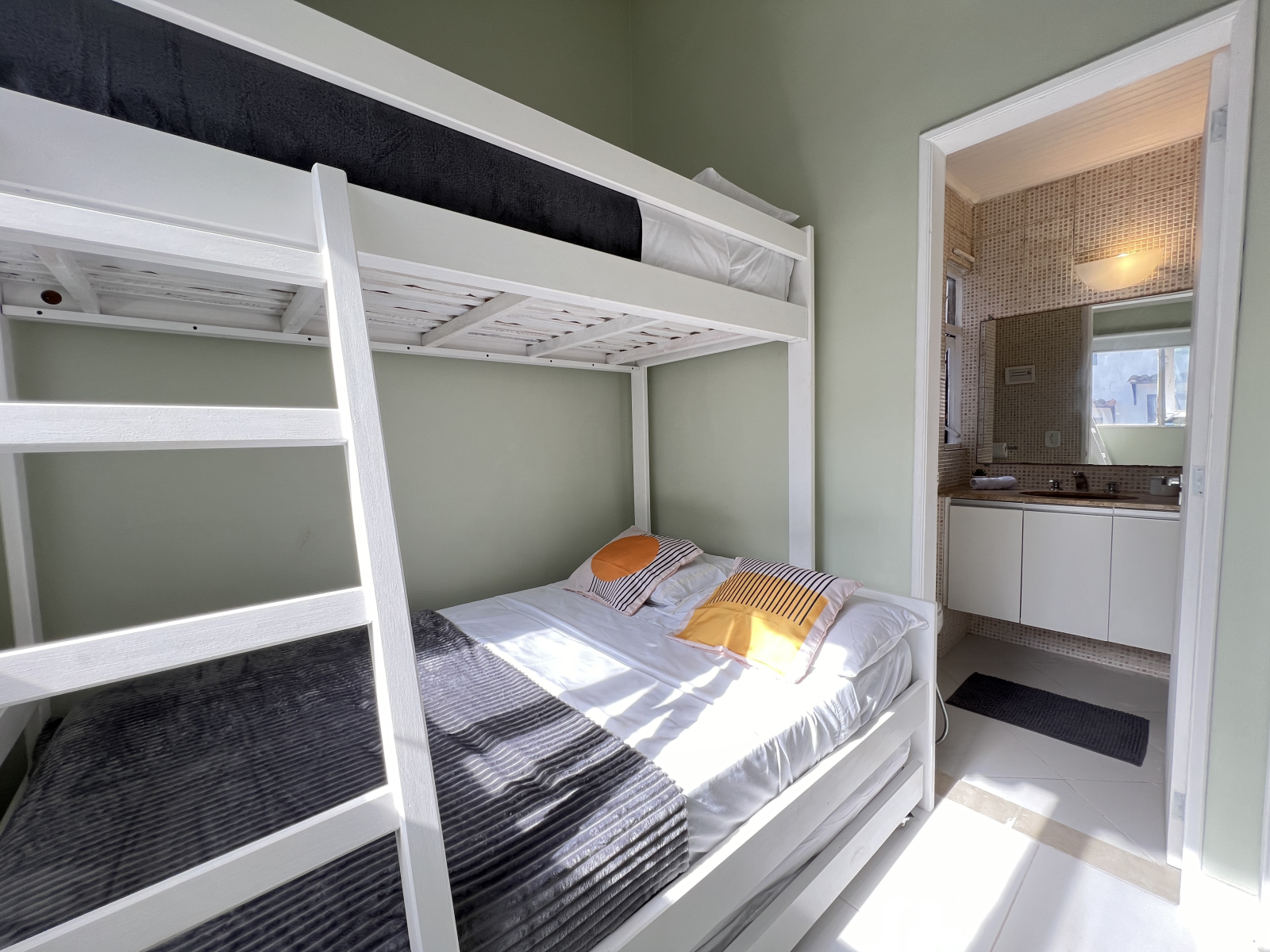 Quarto #2 beliches e banheiro privativo