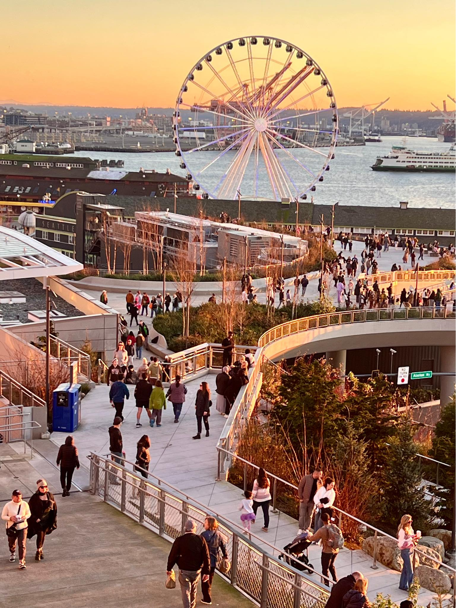 Il lungomare di Seattle appena ristrutturato (vicino al Pike Place Market). In metropolitana leggera, sono 20 minuti di viaggio dal nostro quartiere.