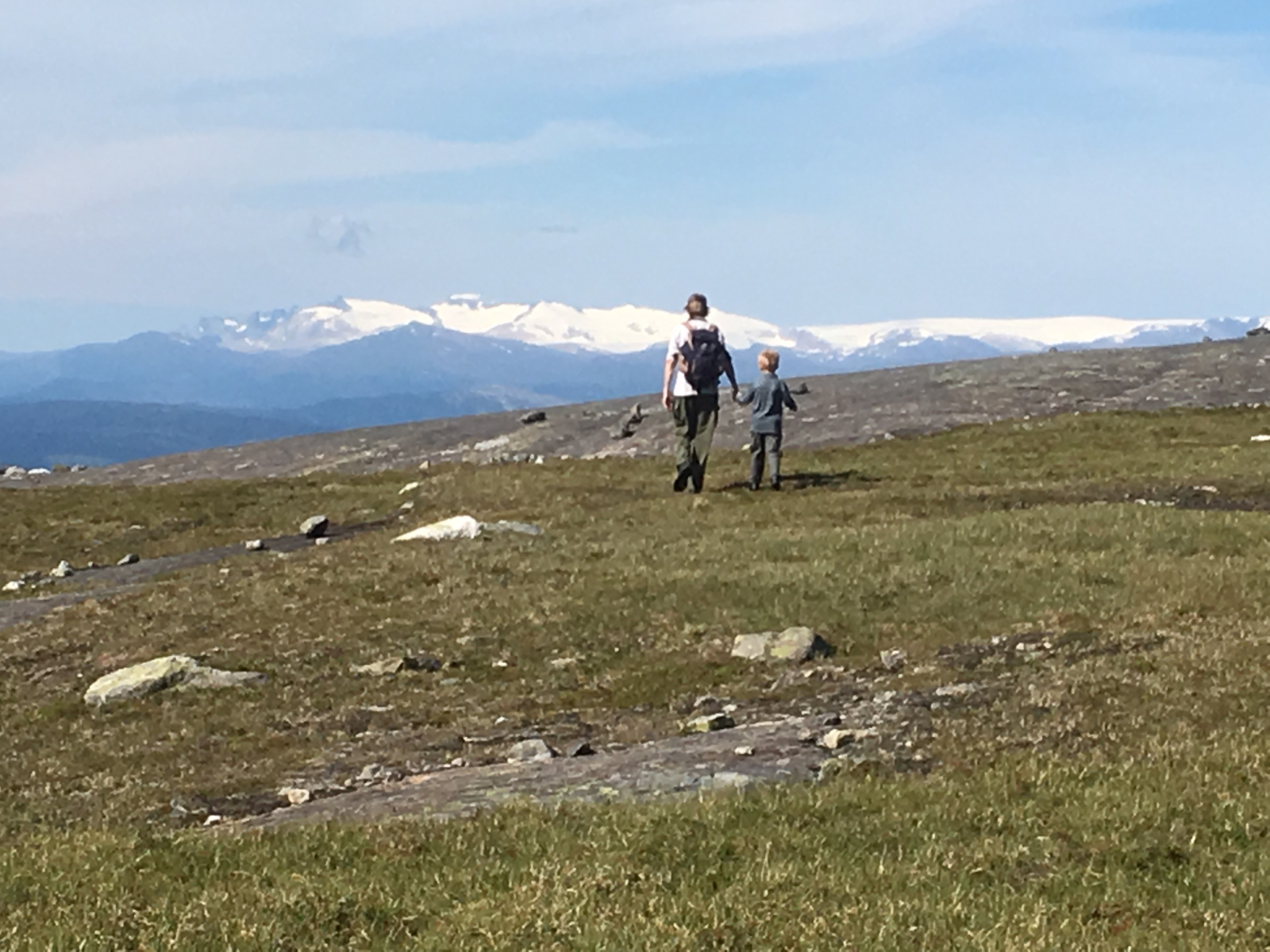 Montanha Kubben em Umbukta, perto da fronteira sueca - a caminhada começa a 35 minutos de carro da c ...