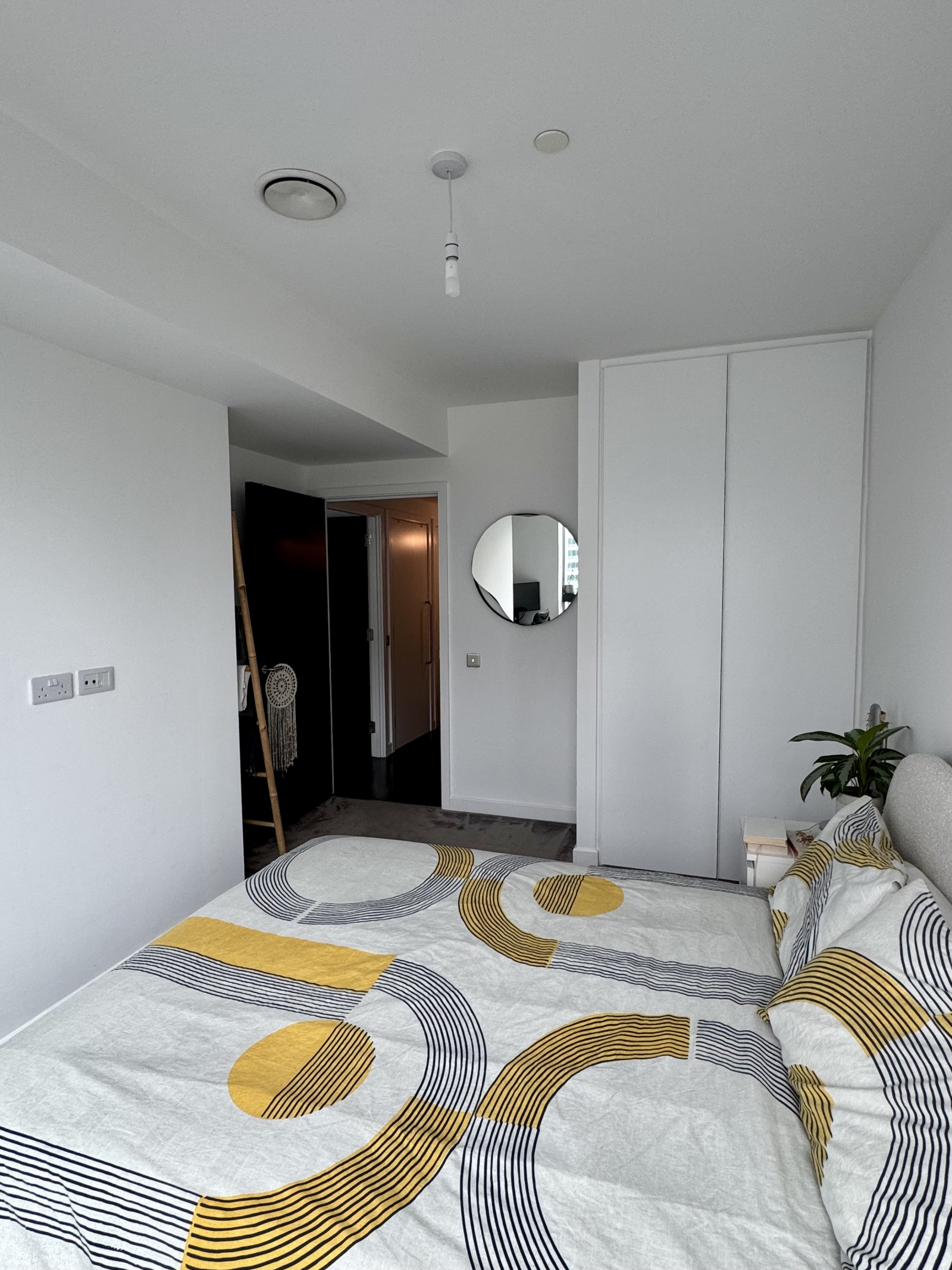 A cool, modern flat with plenty of character - comfortable, welcoming and a great base for exploring.