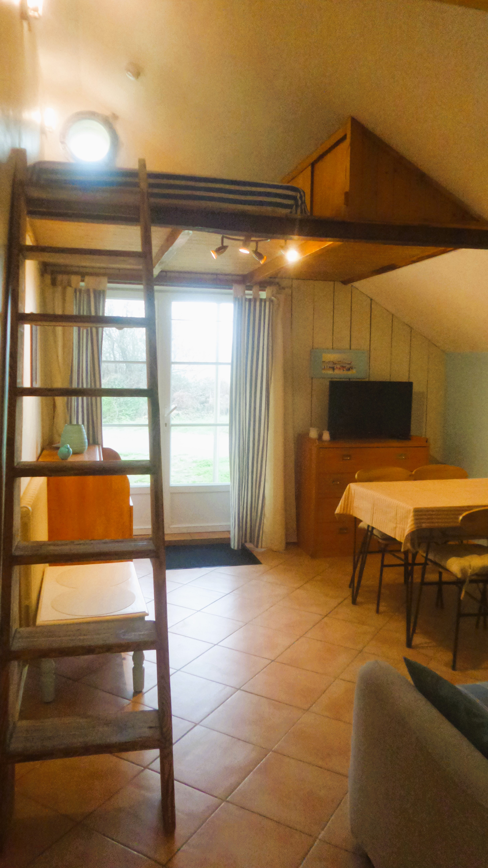Studio on the road to the beaches