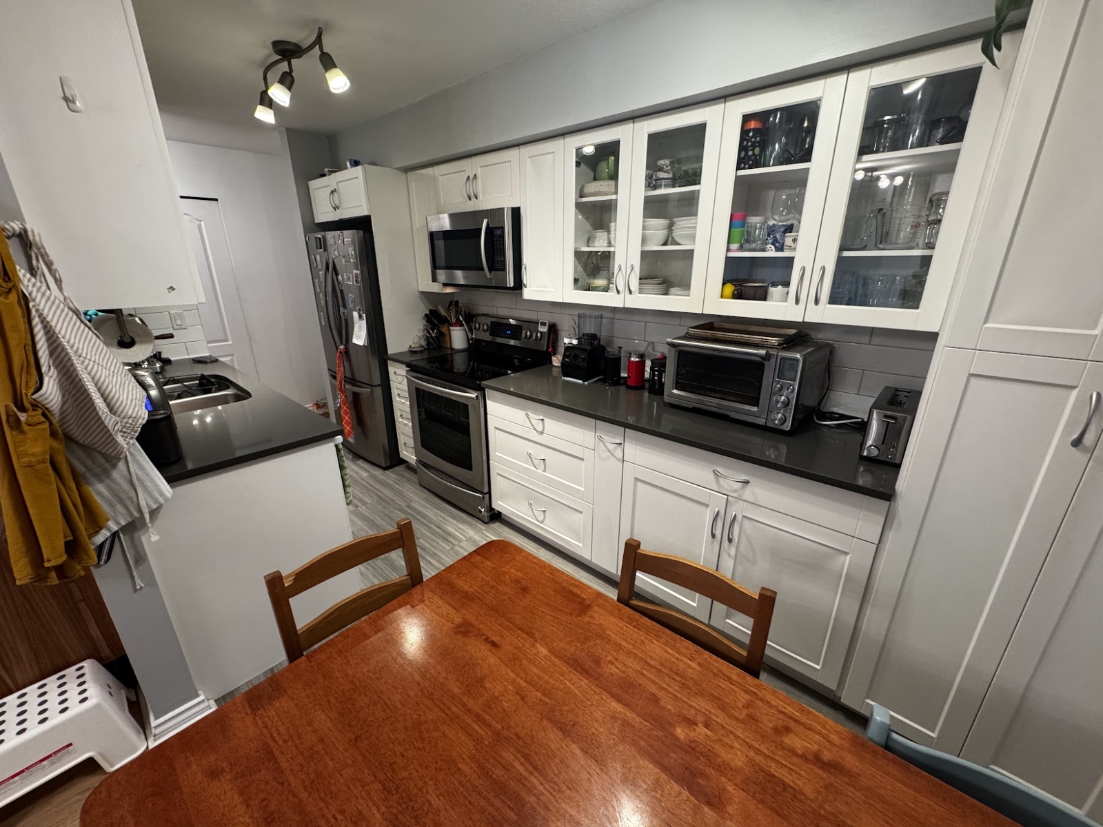 Gezellig, gezinsvriendelijk appartement in het centrum van Vancouver (op zoek naar 2027)
