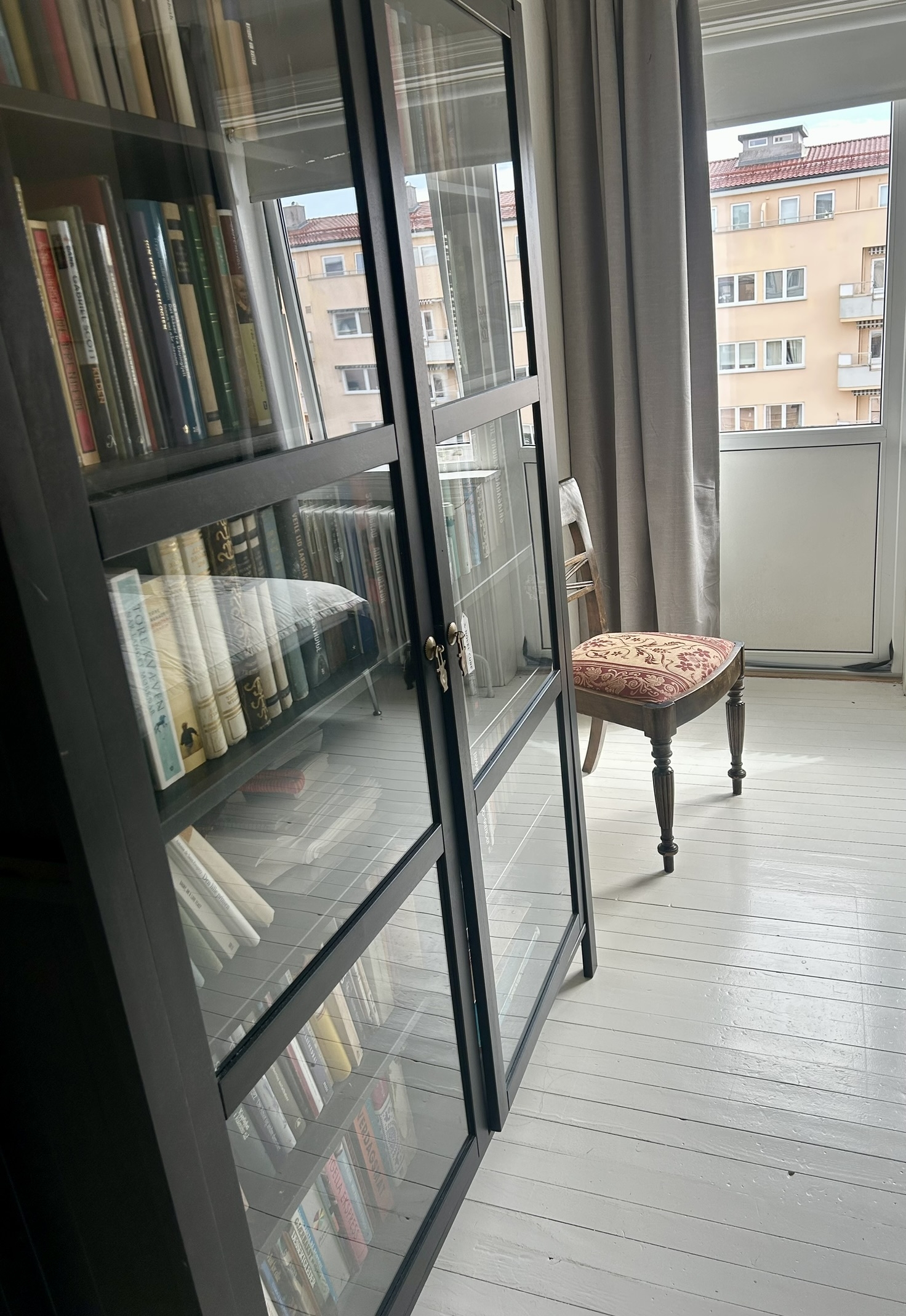 You'll find books in both Norwegian and English