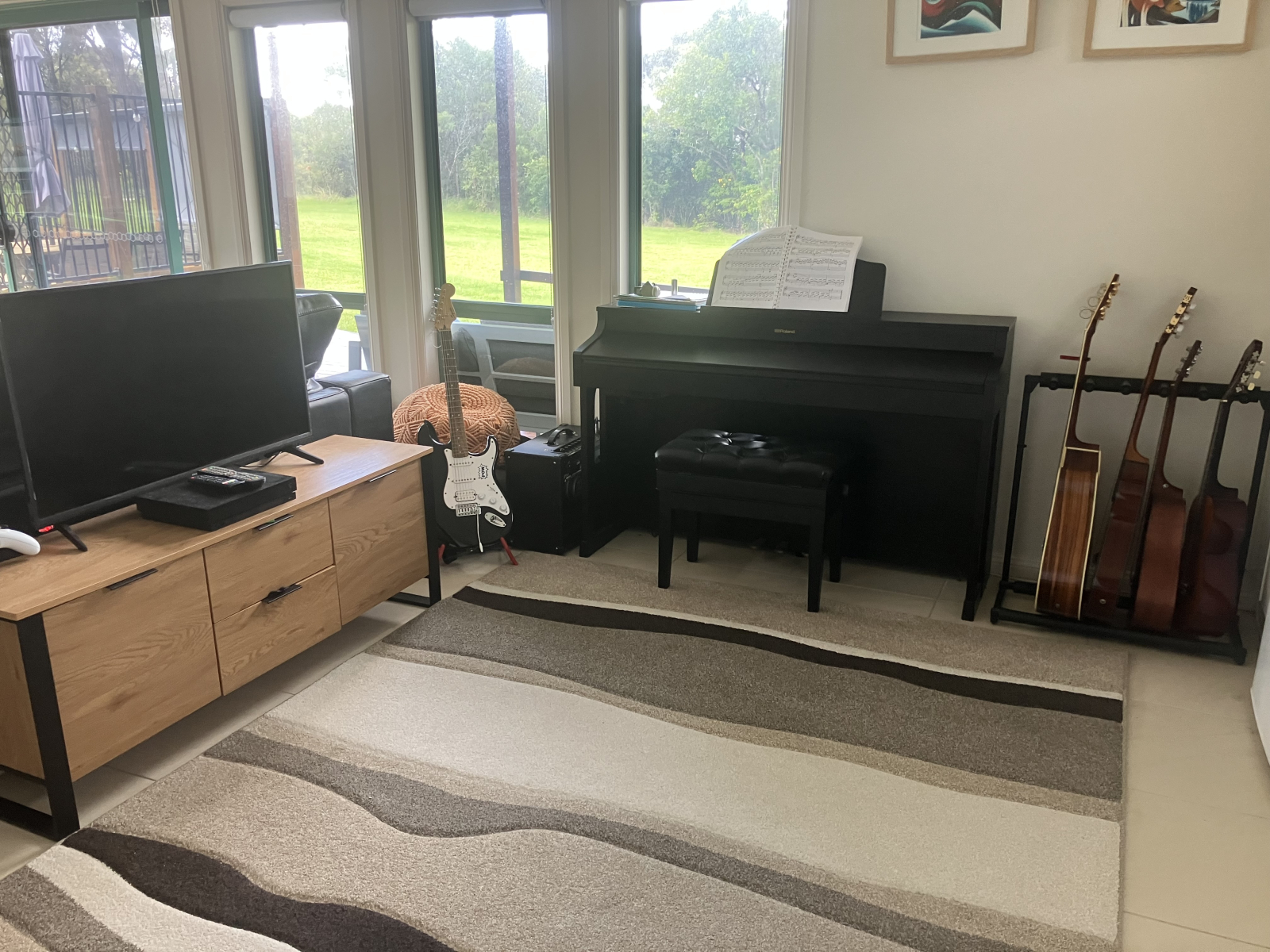 ... Musik-/Gaming-Bereich (2. Hälfte des 2. Wohnzimmers)