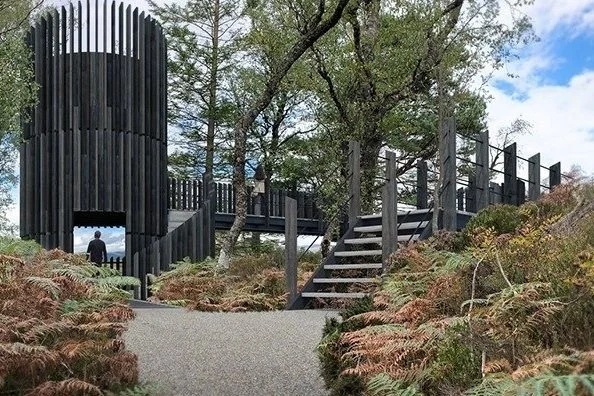 Torre de olho no Loch Katrine