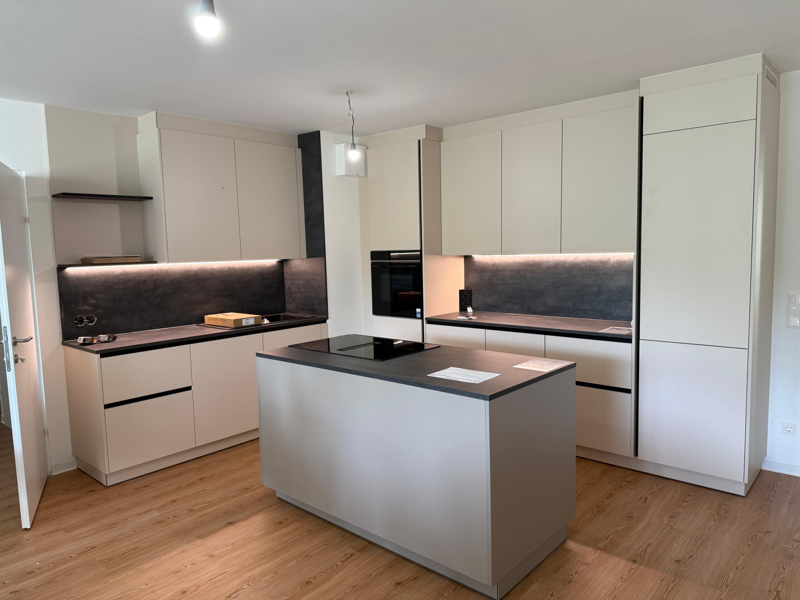 bright and clean 4 bedroom apartment; looking for exchange for summer 2026