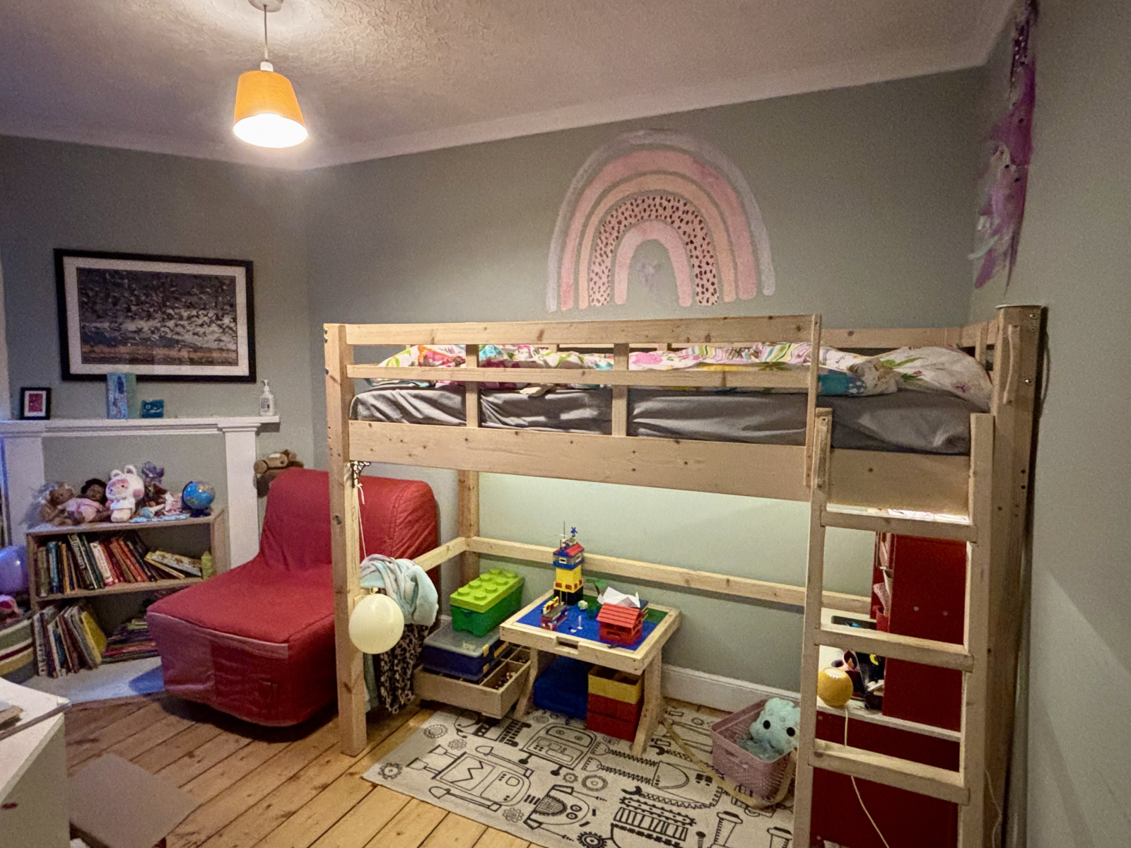 Quarto 2 - Quarto de criança com beliche de solteiro