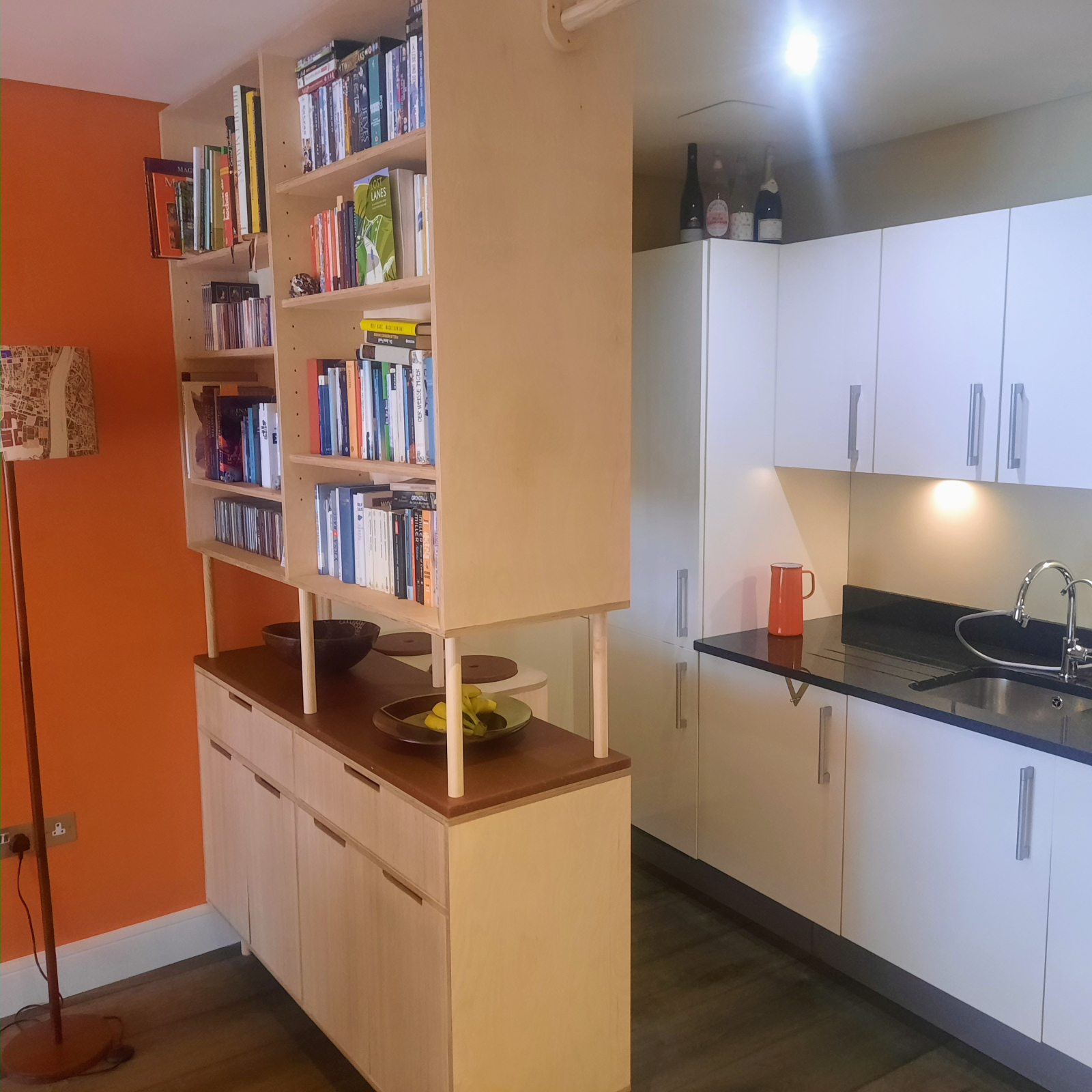 Cozinha alemã em plano aberto