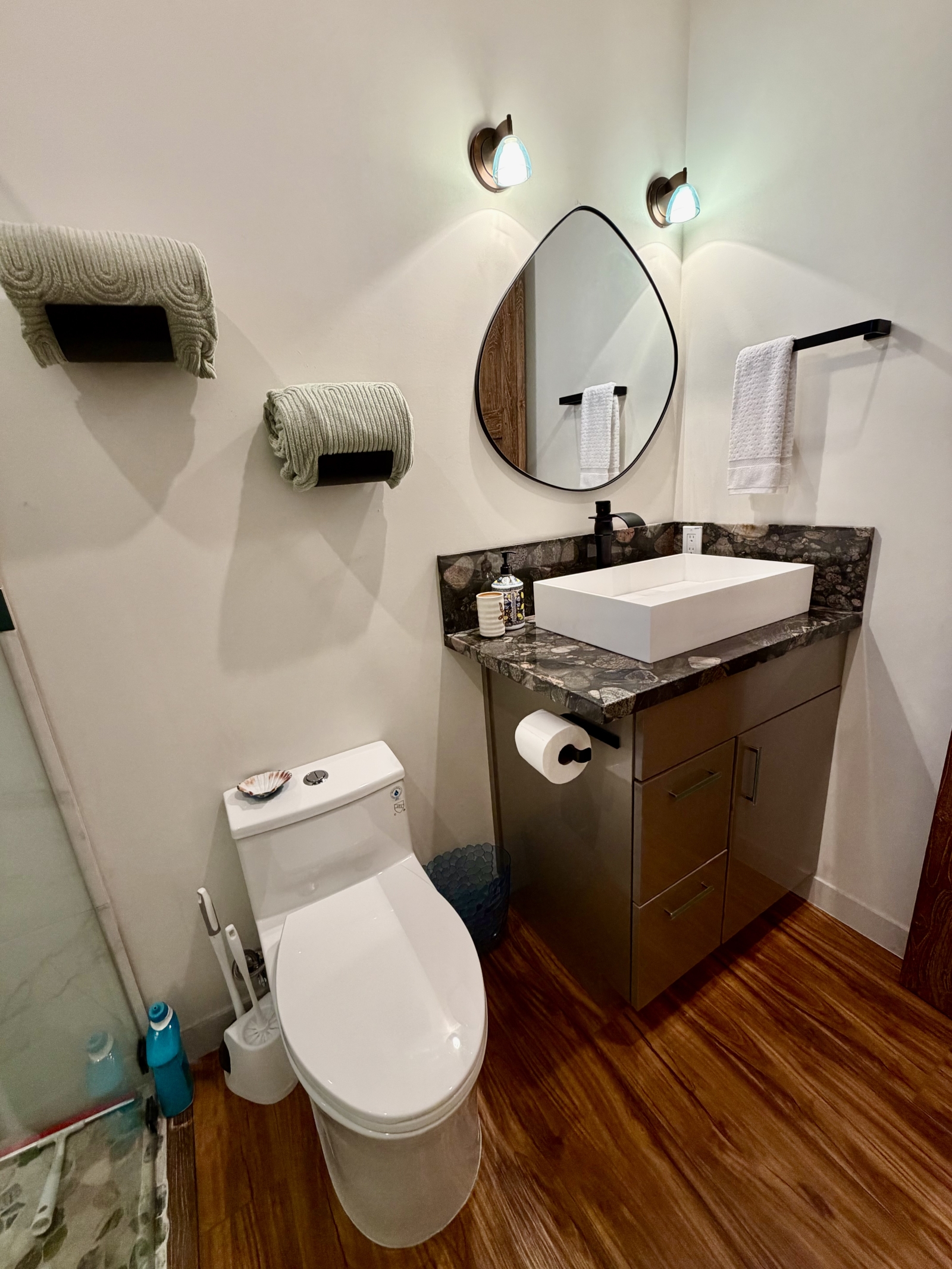 180 graden oceaanzicht. Moderne 2 BDRM/2 badkamers