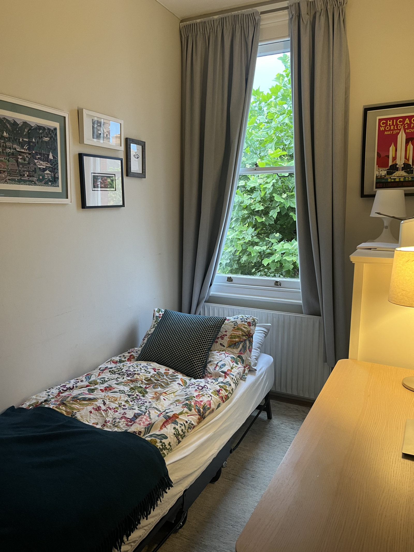 Klein kantoor naast de master bedroom - we kunnen dit inrichten als een kleine slaapkamer (klein een ...