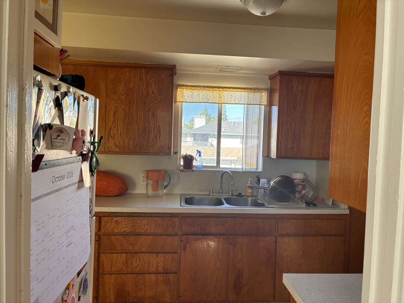 An Apt 10 Minutes from Disneyland and Close to Cute Coffee Shops??