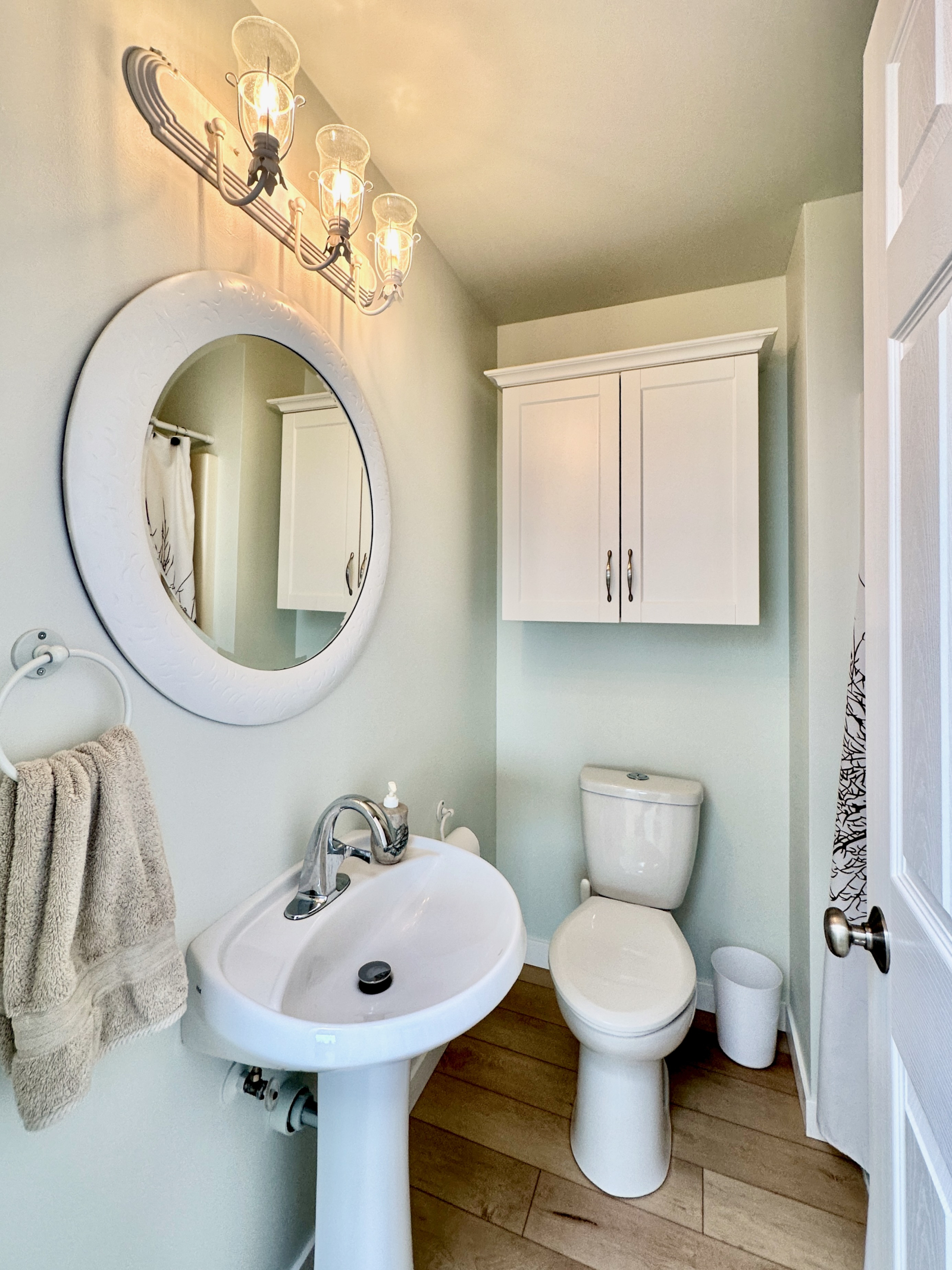 Al piano superiore con vasca e doccia.