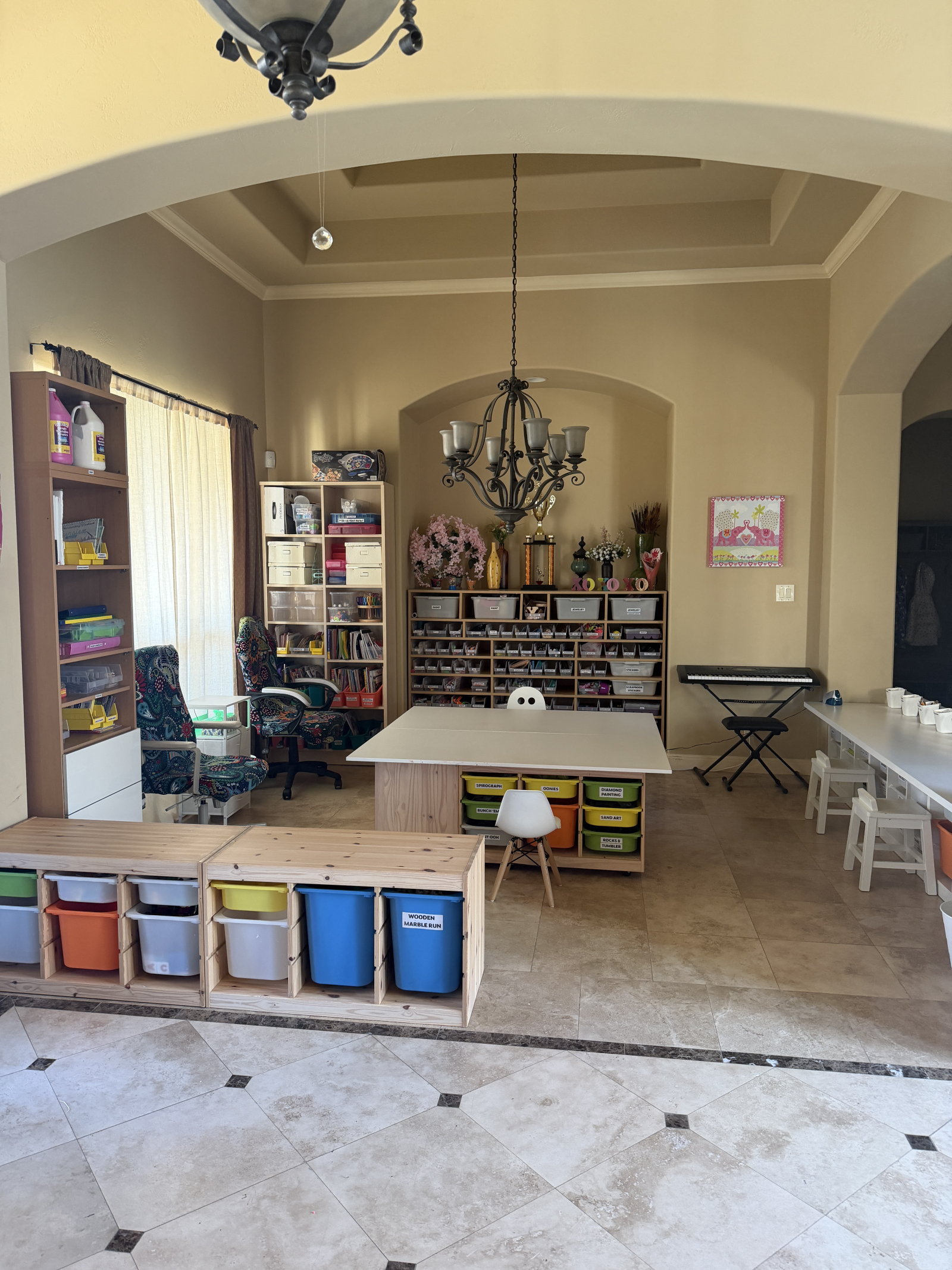 Casa dos Sonhos Infantil de 5000+ pés quadrados com 5 quartos/5 banheiros e 3 acres