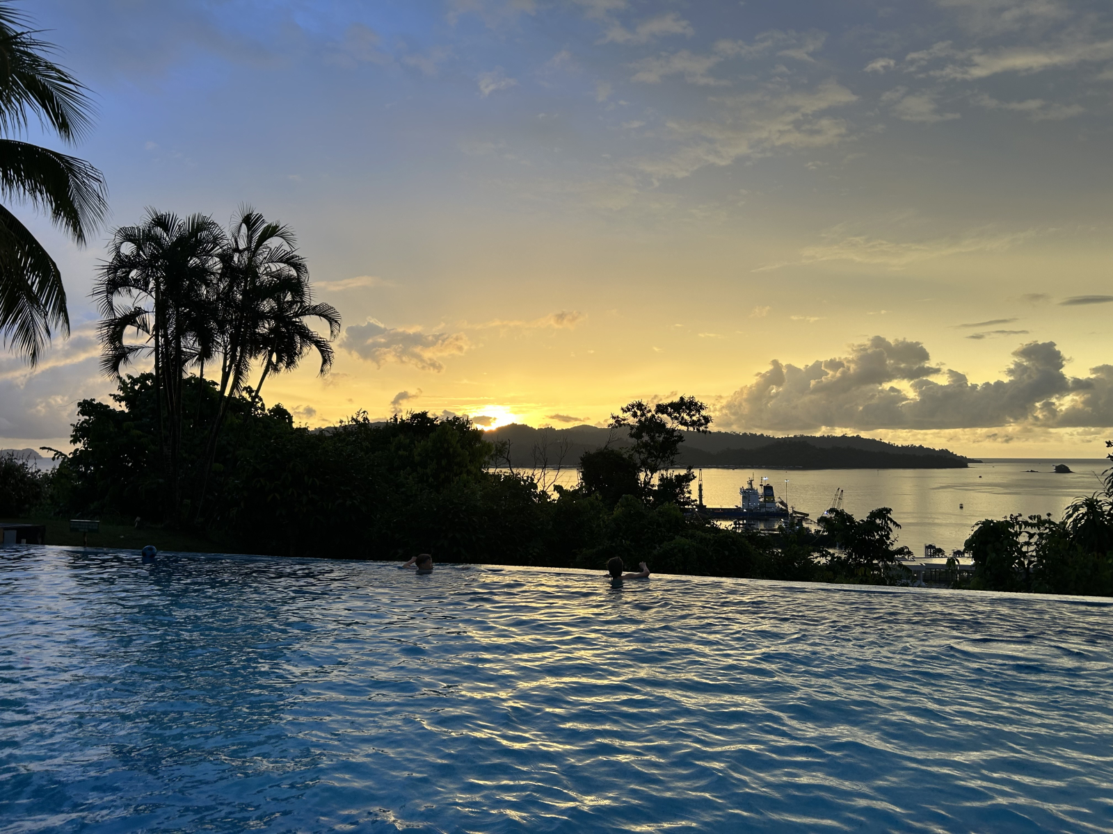 Main swimming + baby pool to the left.