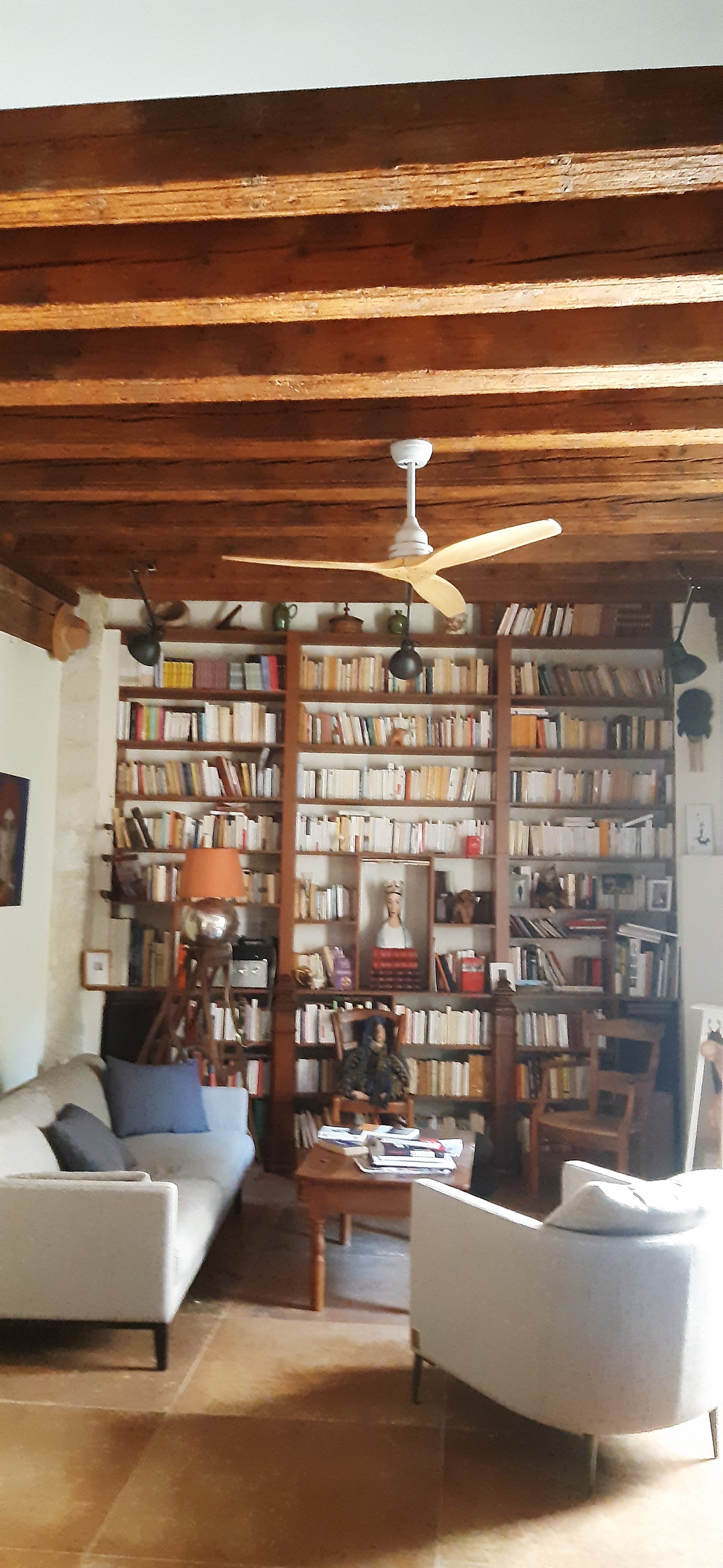 Apartment of character in a seventeenth century residence