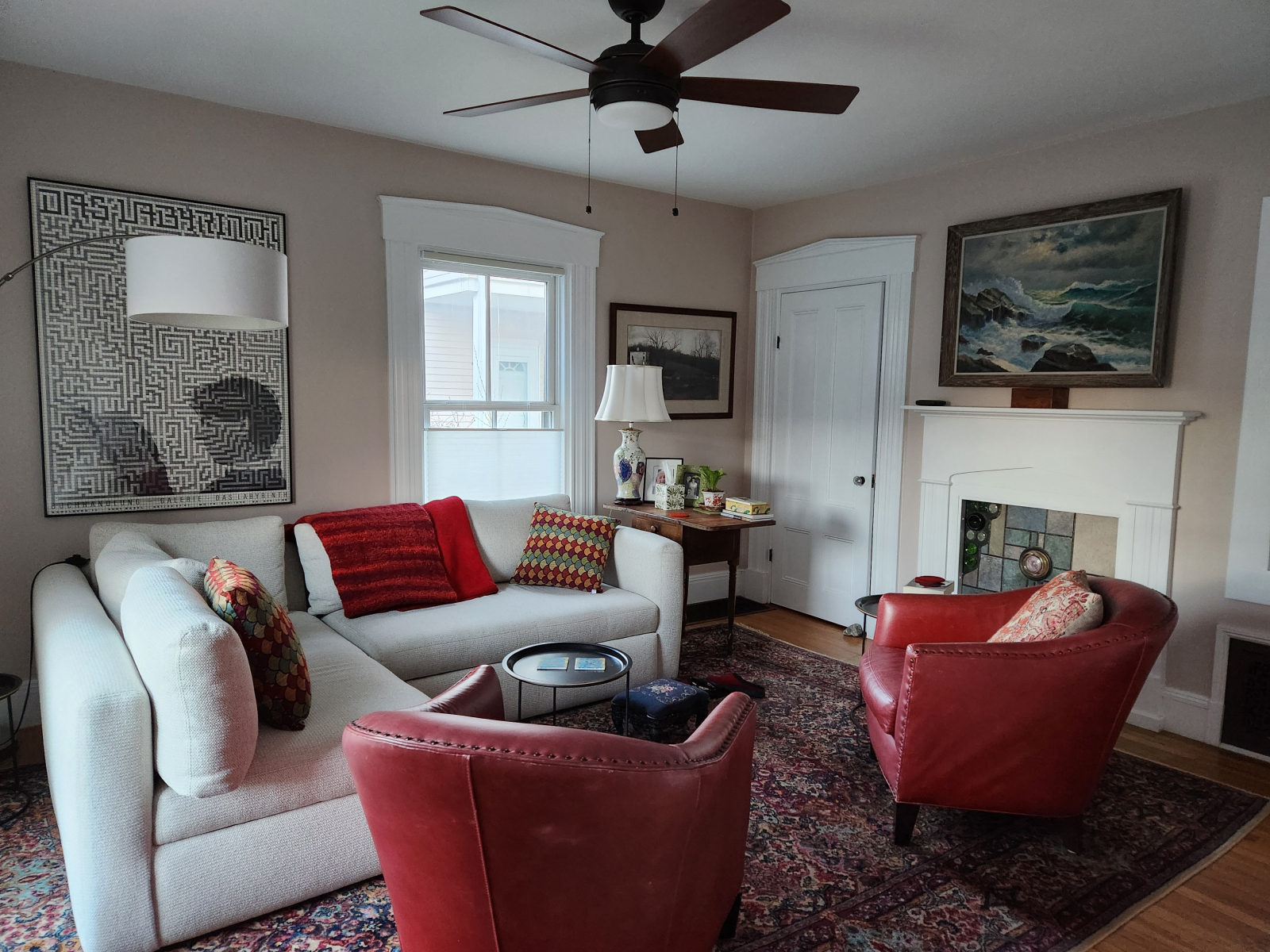 Sitting room with sleeper couch.