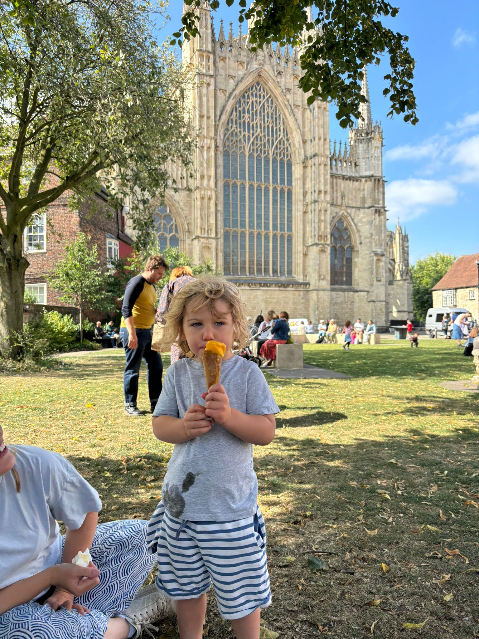 Picknicks und Eis vor dem Münster sind unsere Favoriten im Sommer!