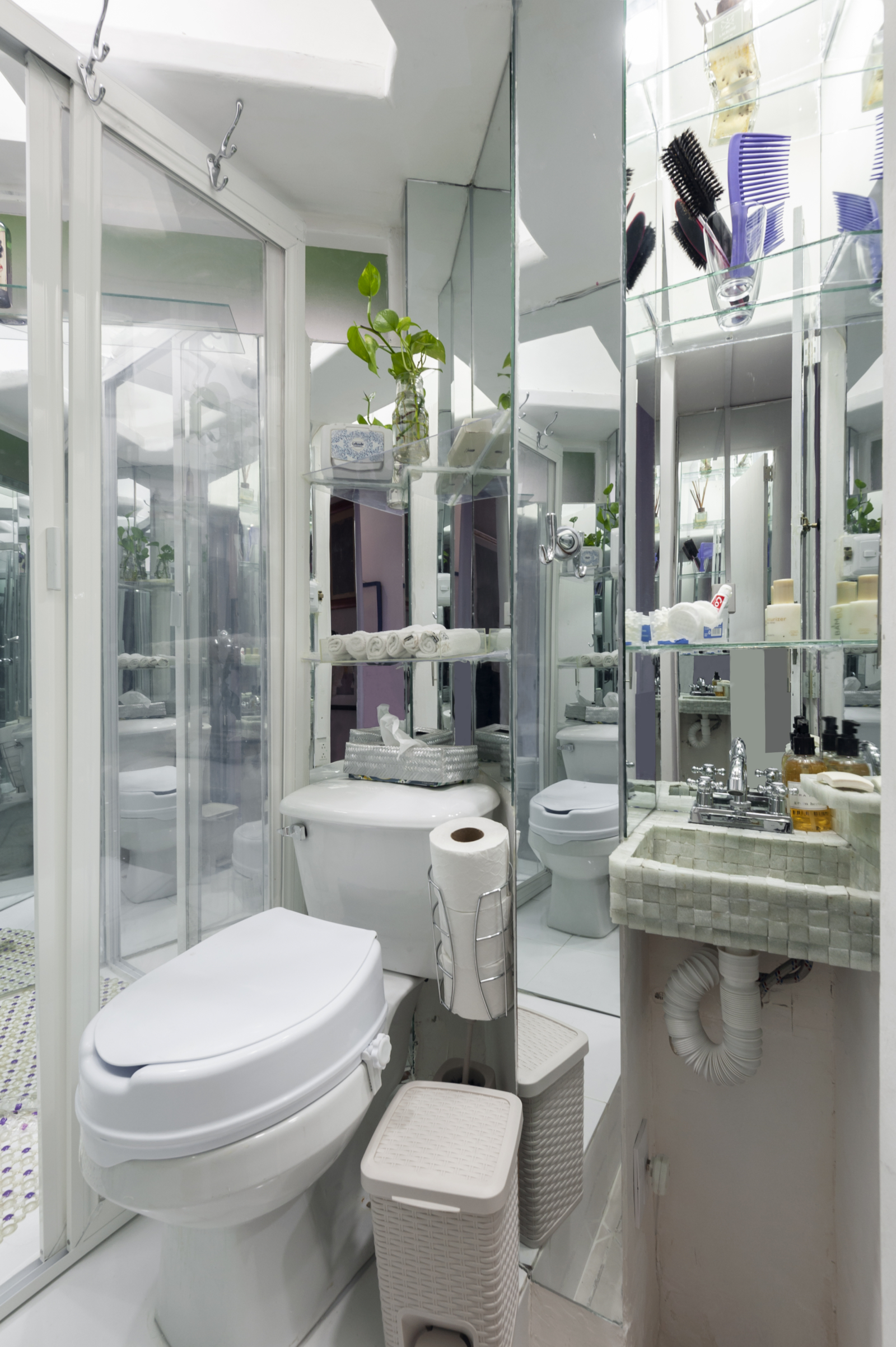 small shared bathroom for triple room