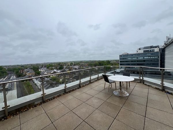 Family Home in London (Twickenham, Richmond upon Thames) | Fast Transport, Riverside & Local Charm