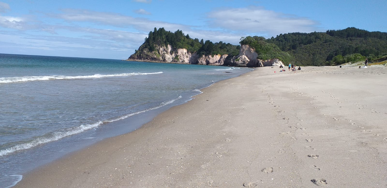 Well equipped holiday home with amazing privacy and seaviews.